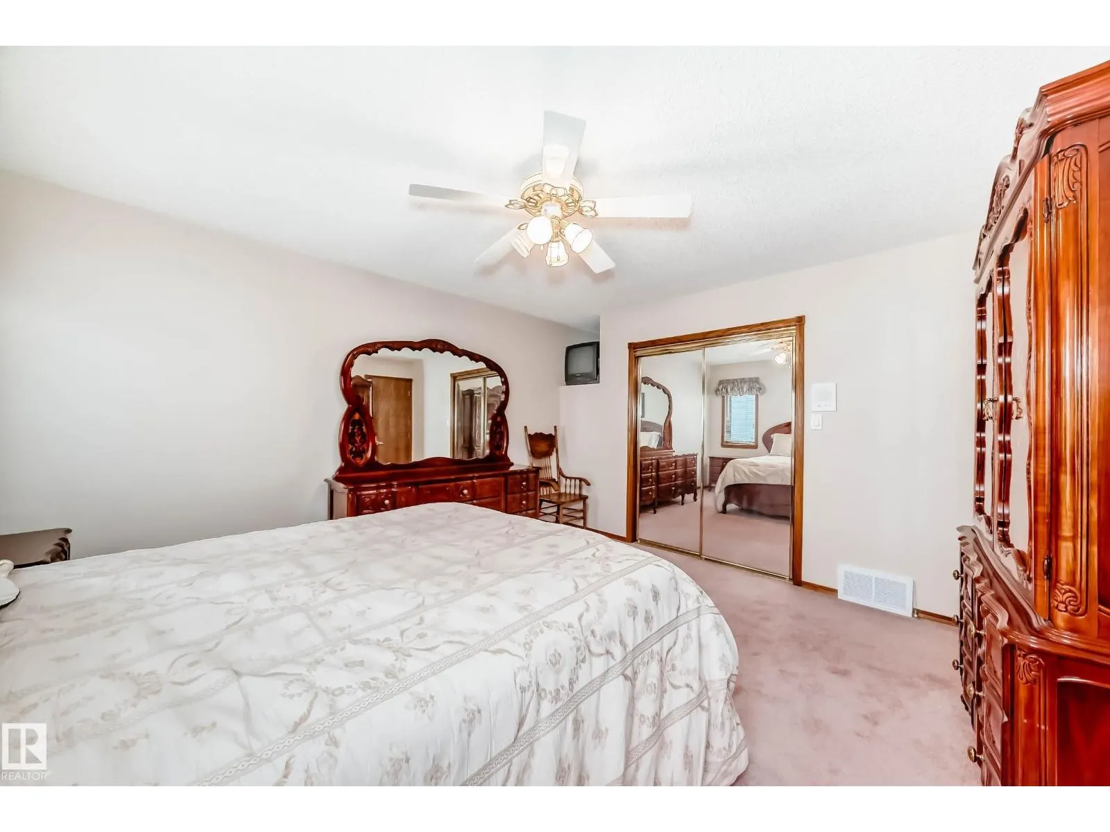 16135 56 ST NW