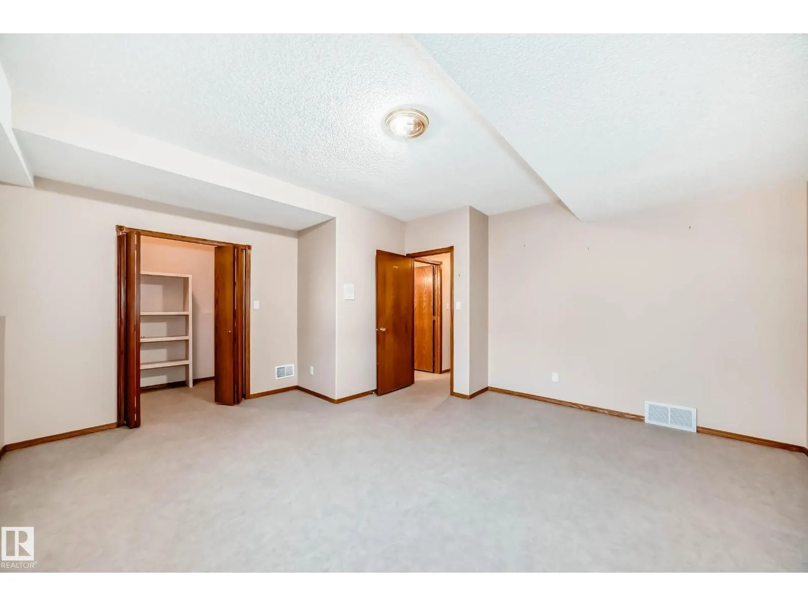 16135 56 ST NW