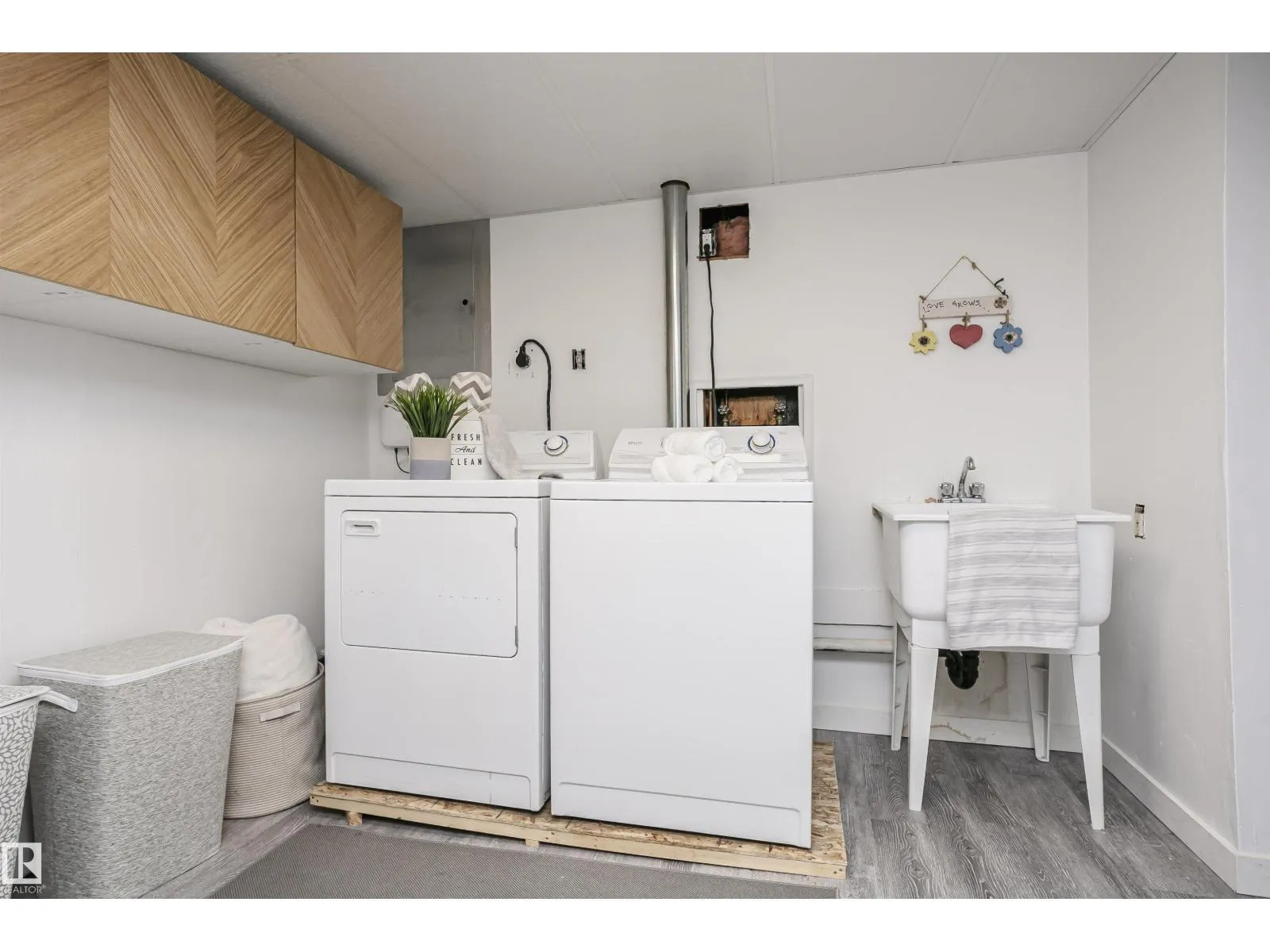12027 143 AV NW