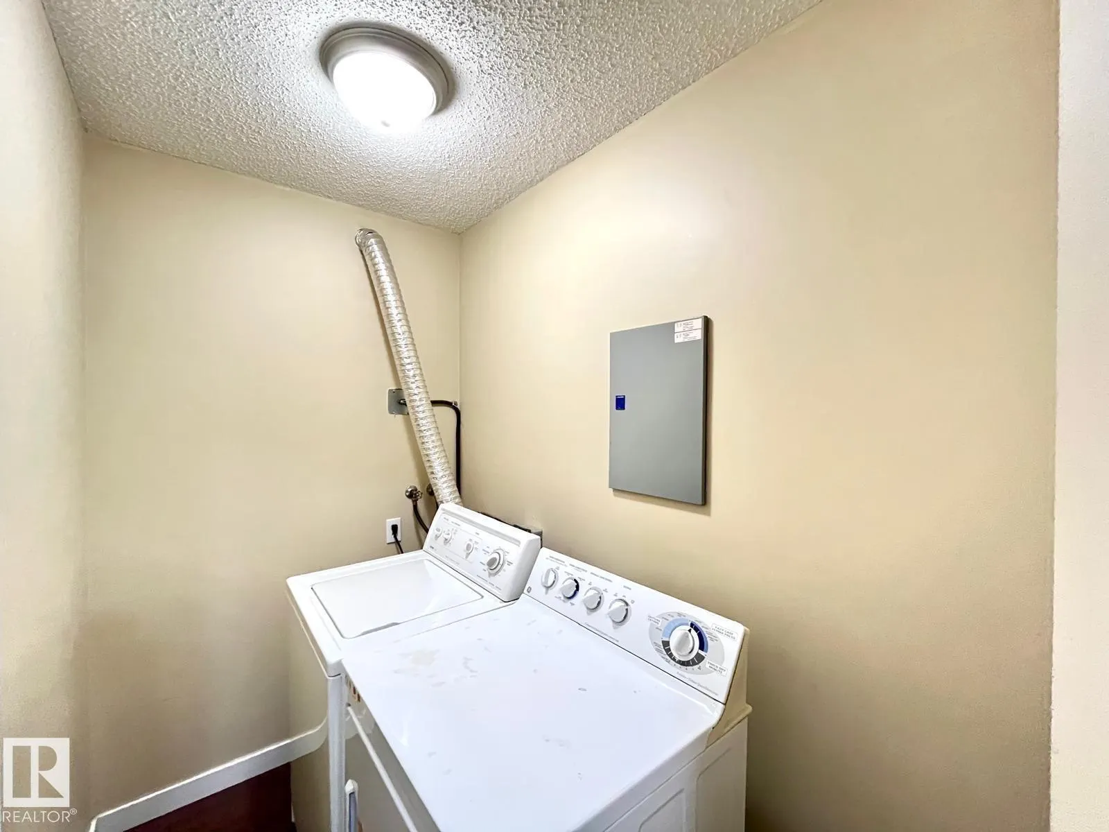 316 5005 31 AV NW NW