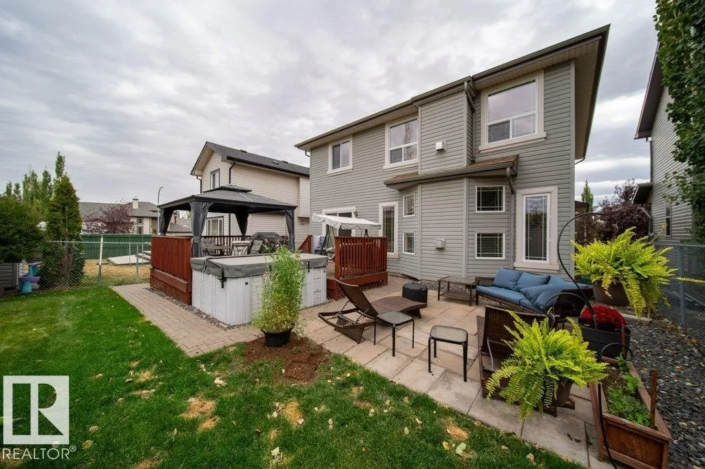 97 CARLYLE CR
