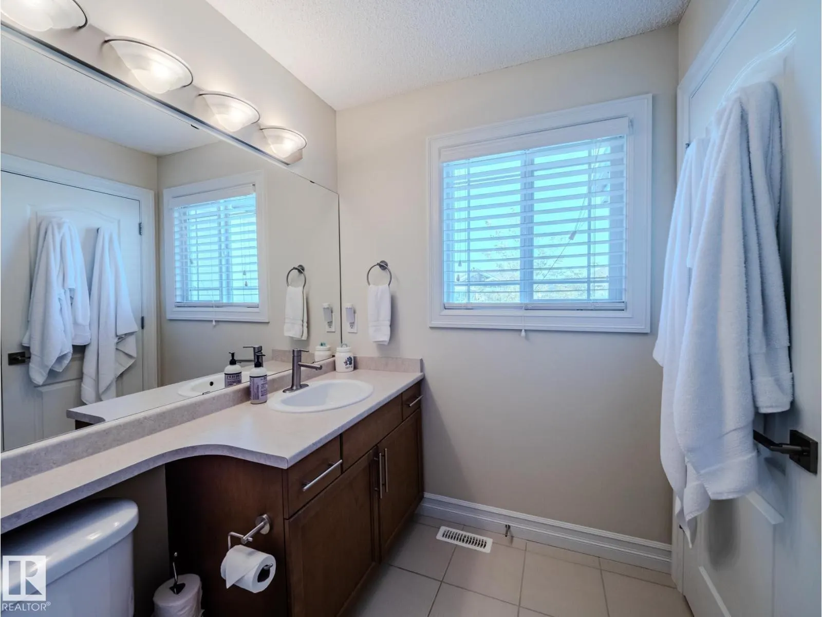 2317 CASSELMAN CR SW