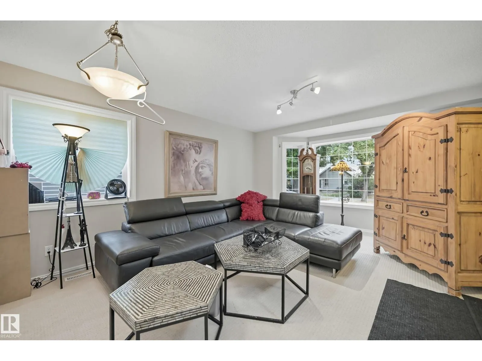 11236 84 ST NW