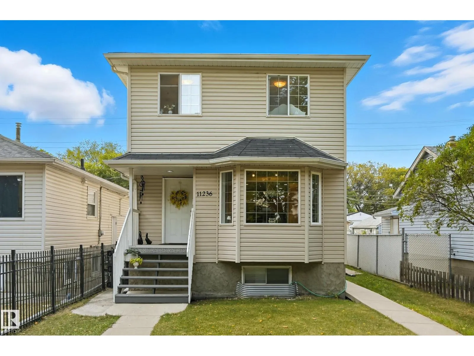 11236 84 ST NW