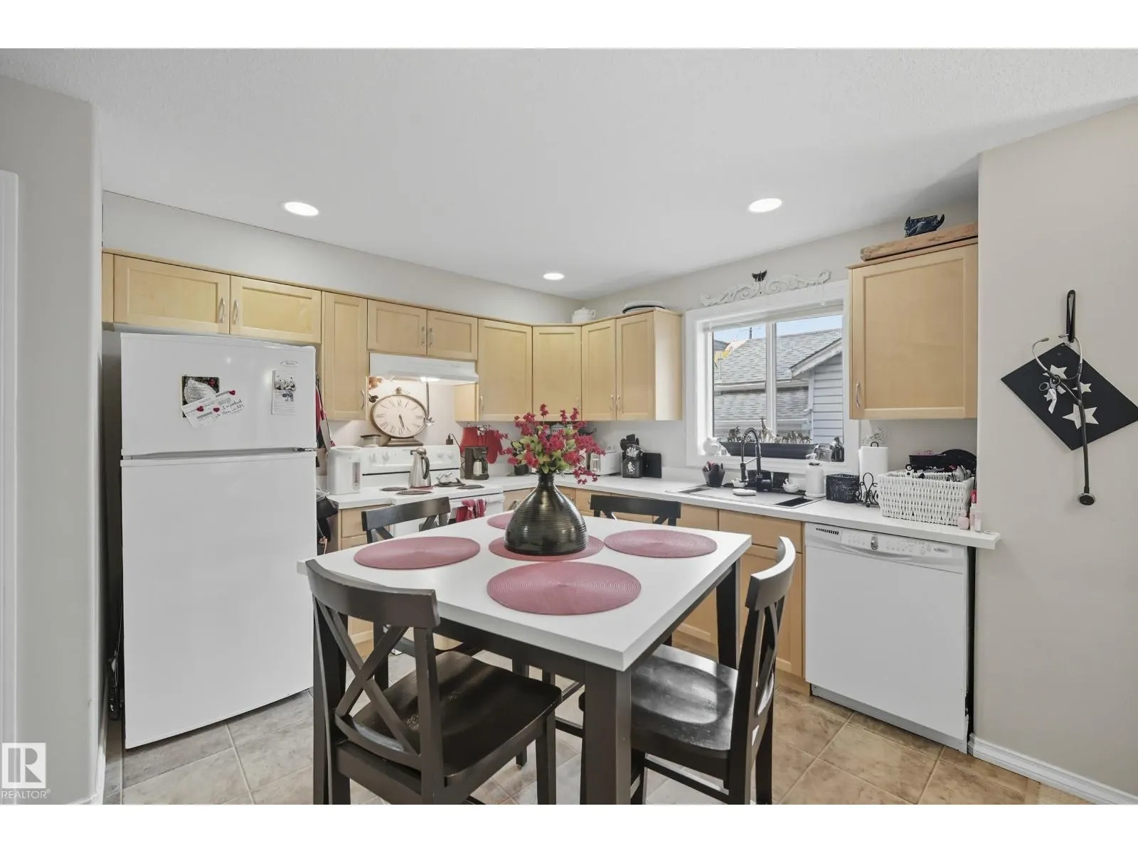 11236 84 ST NW