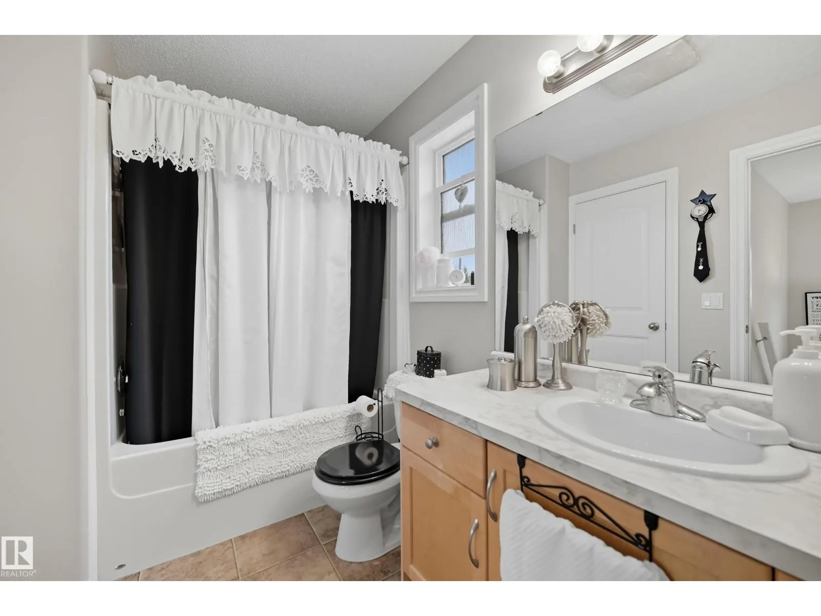 11236 84 ST NW
