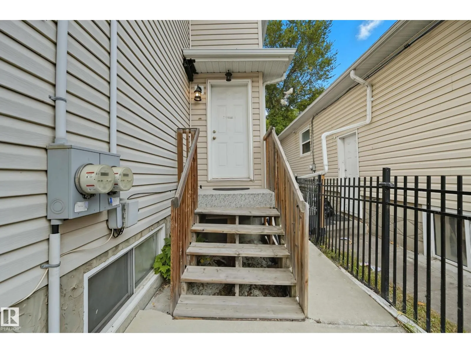 11236 84 ST NW