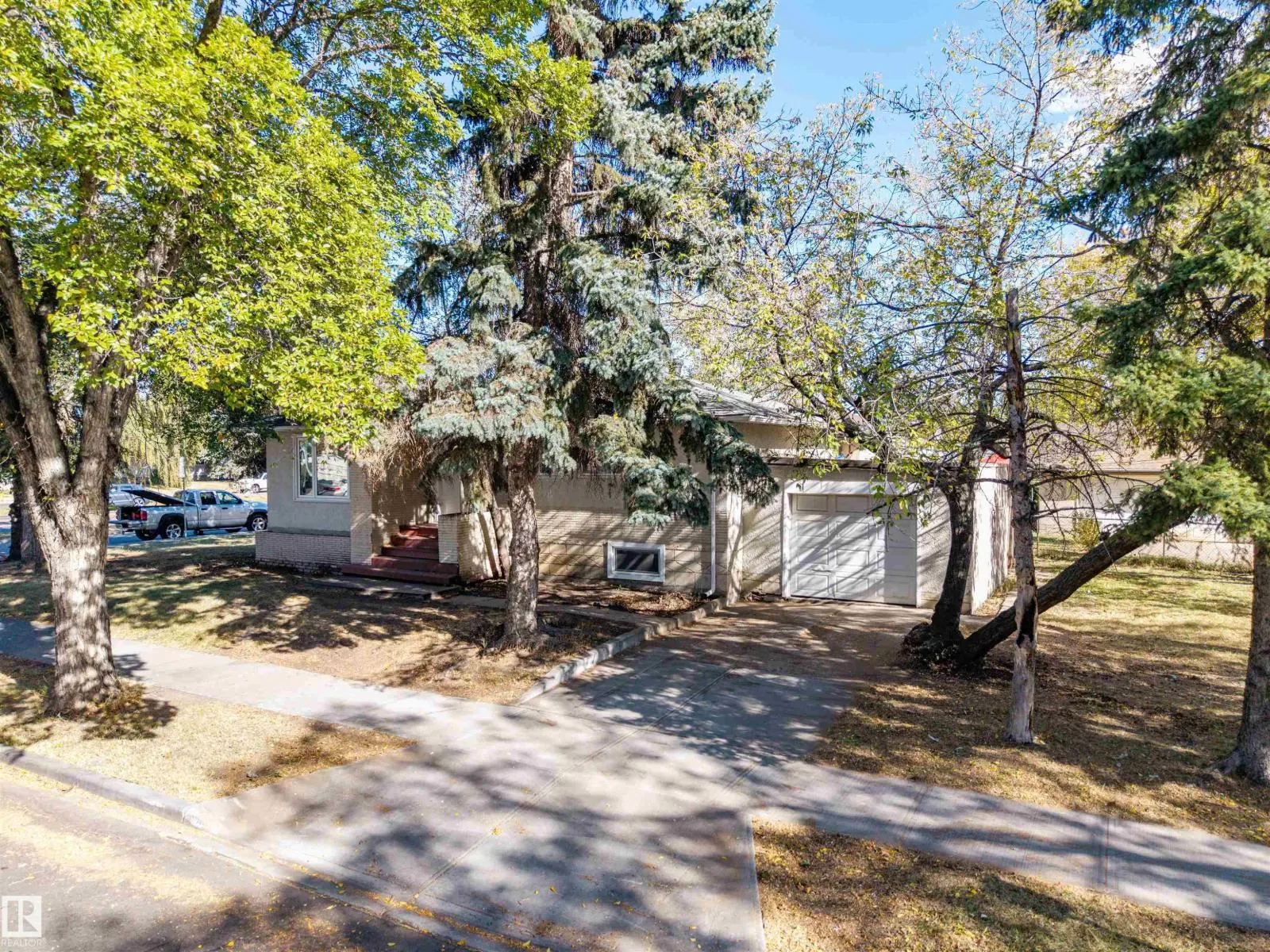 11715 139 ST NW