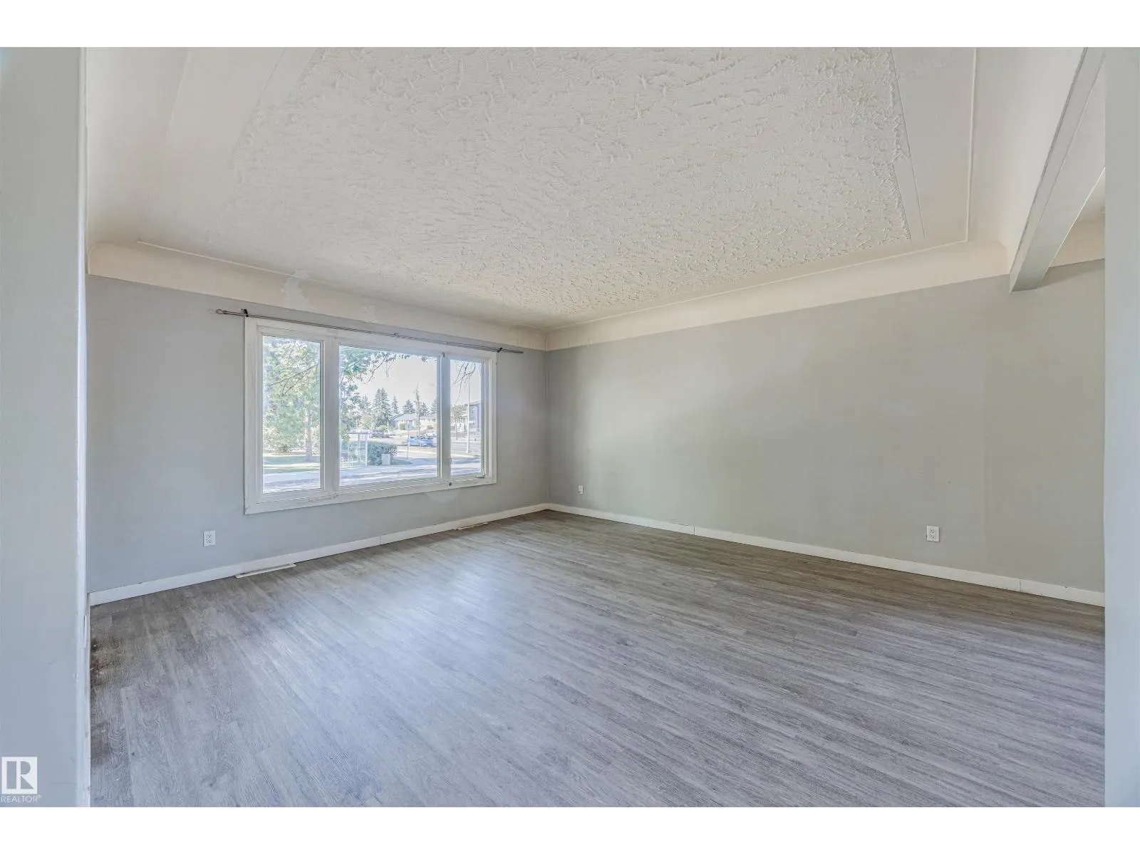 11715 139 ST NW