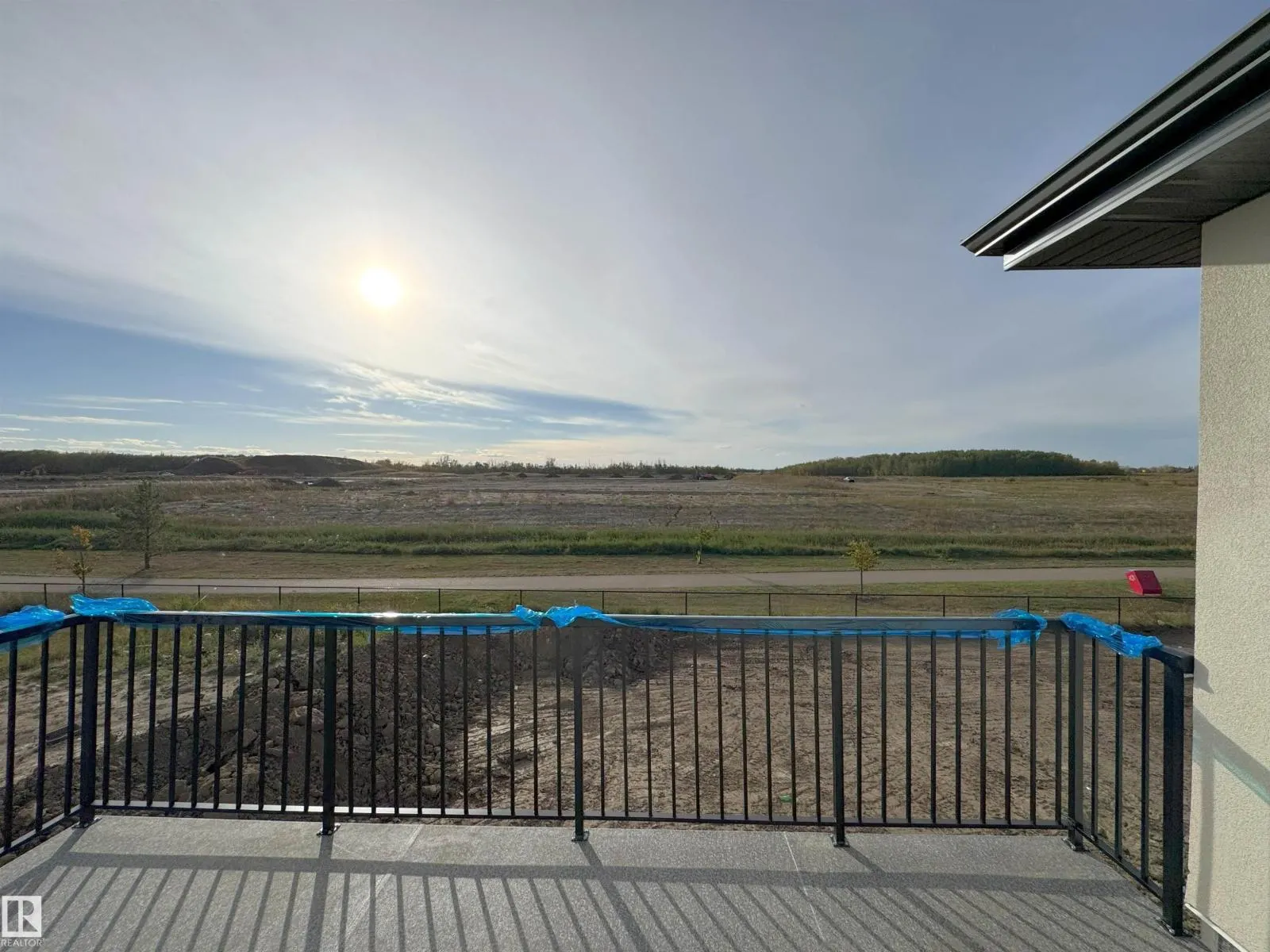 144 Edgewater Cir