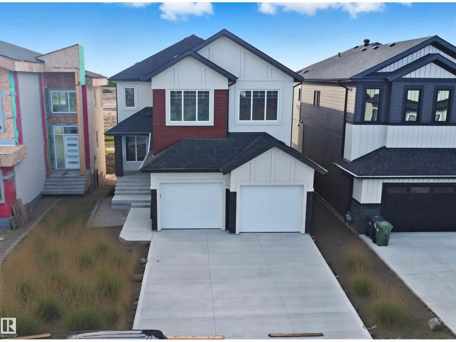144 Edgewater Cir