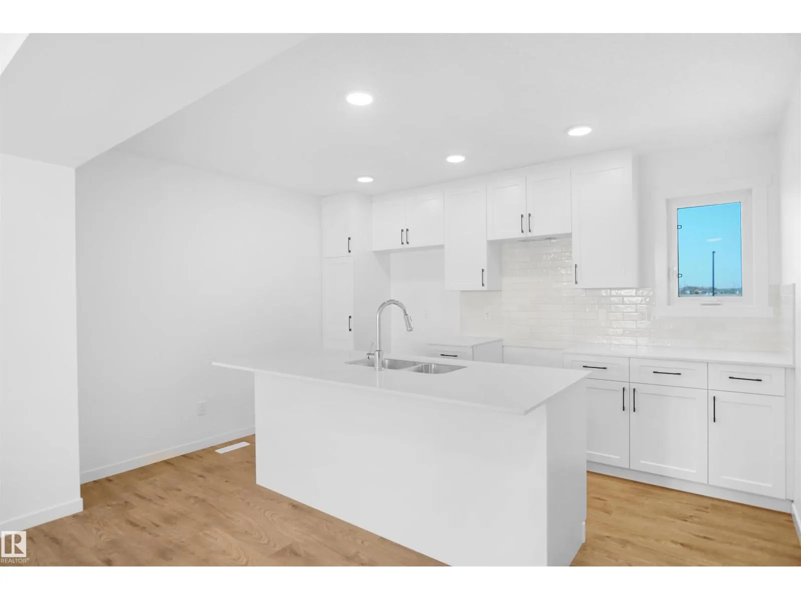 5142 RIVER'S EDGE WY NW