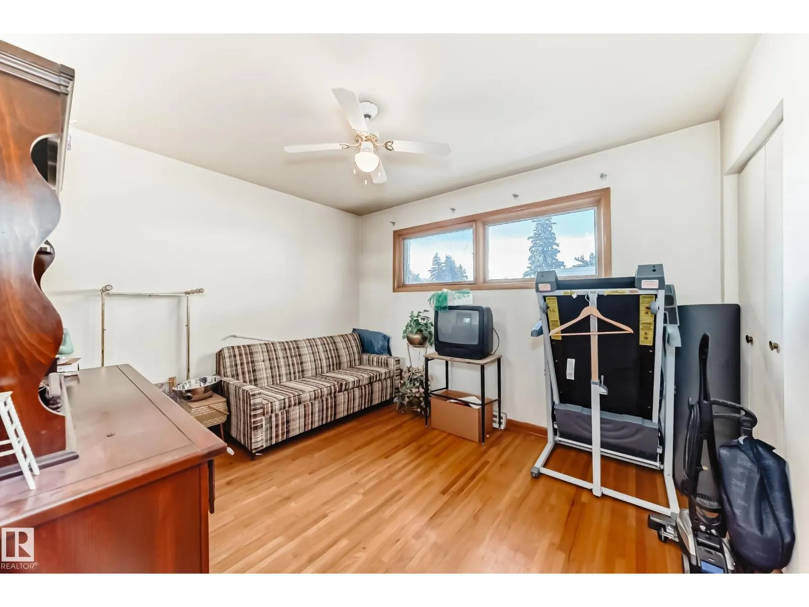 15906 92A AV NW
