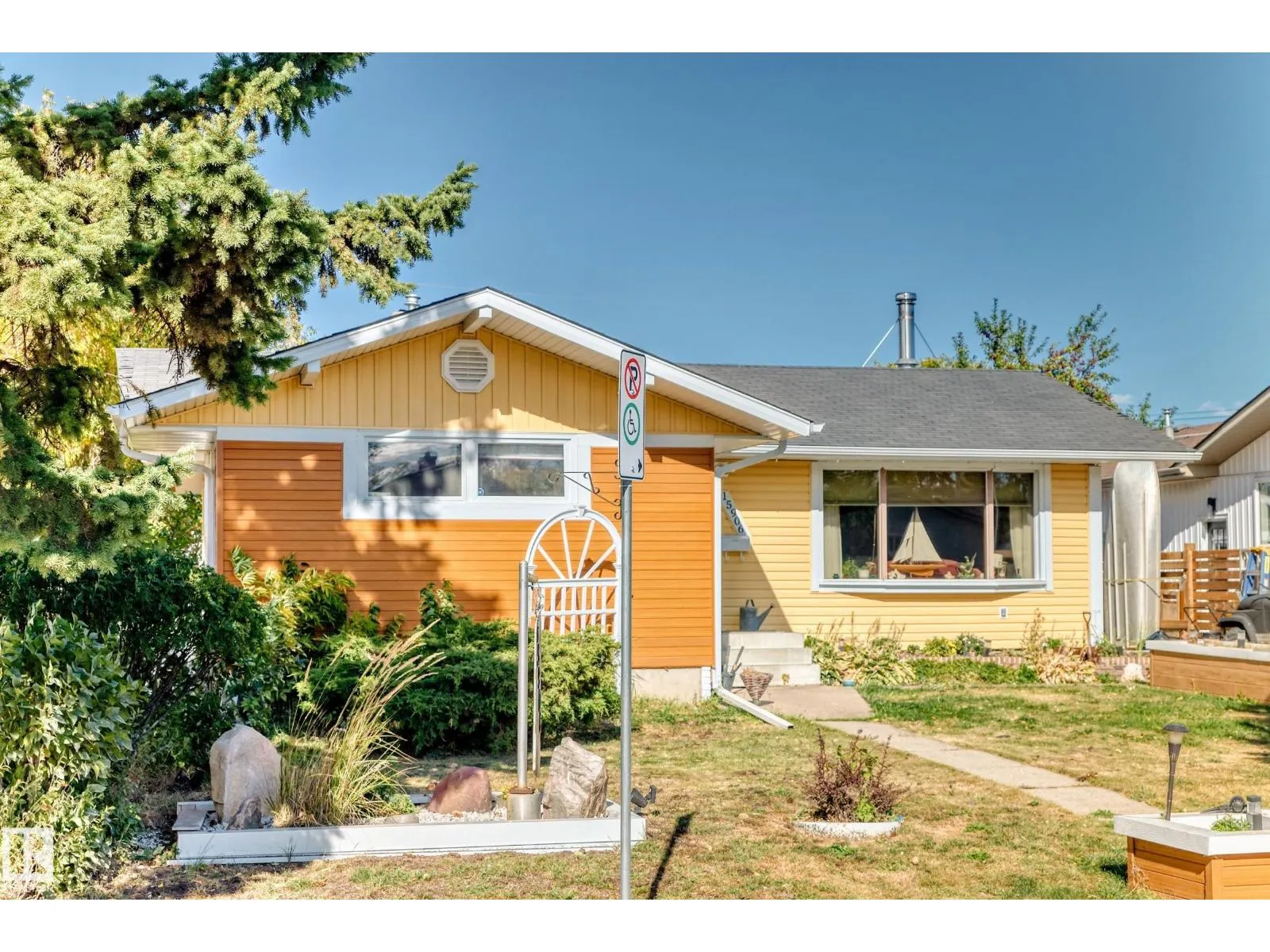 15906 92A AV NW