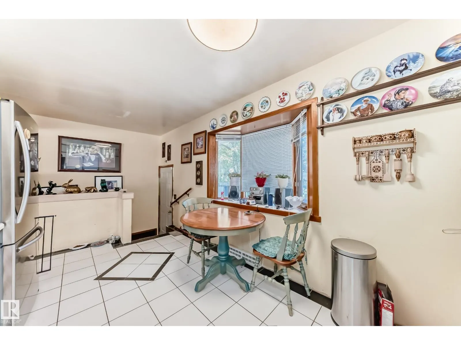 15906 92A AV NW