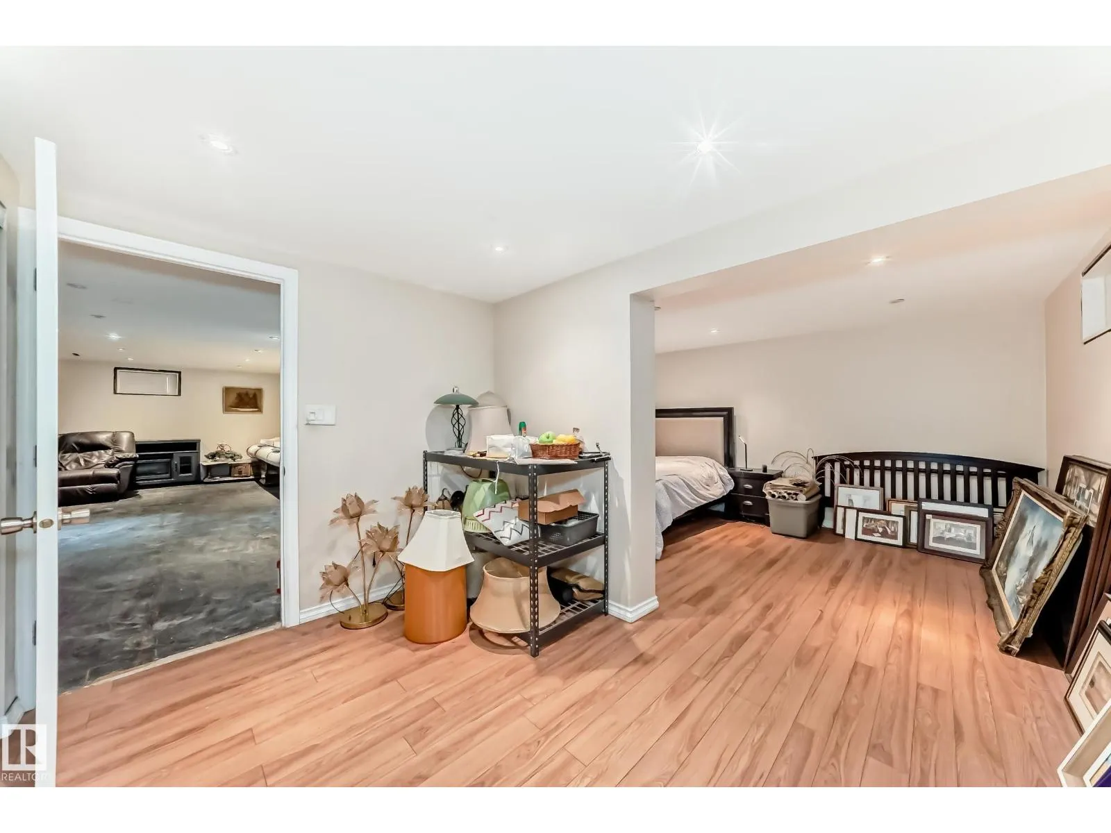 15906 92A AV NW