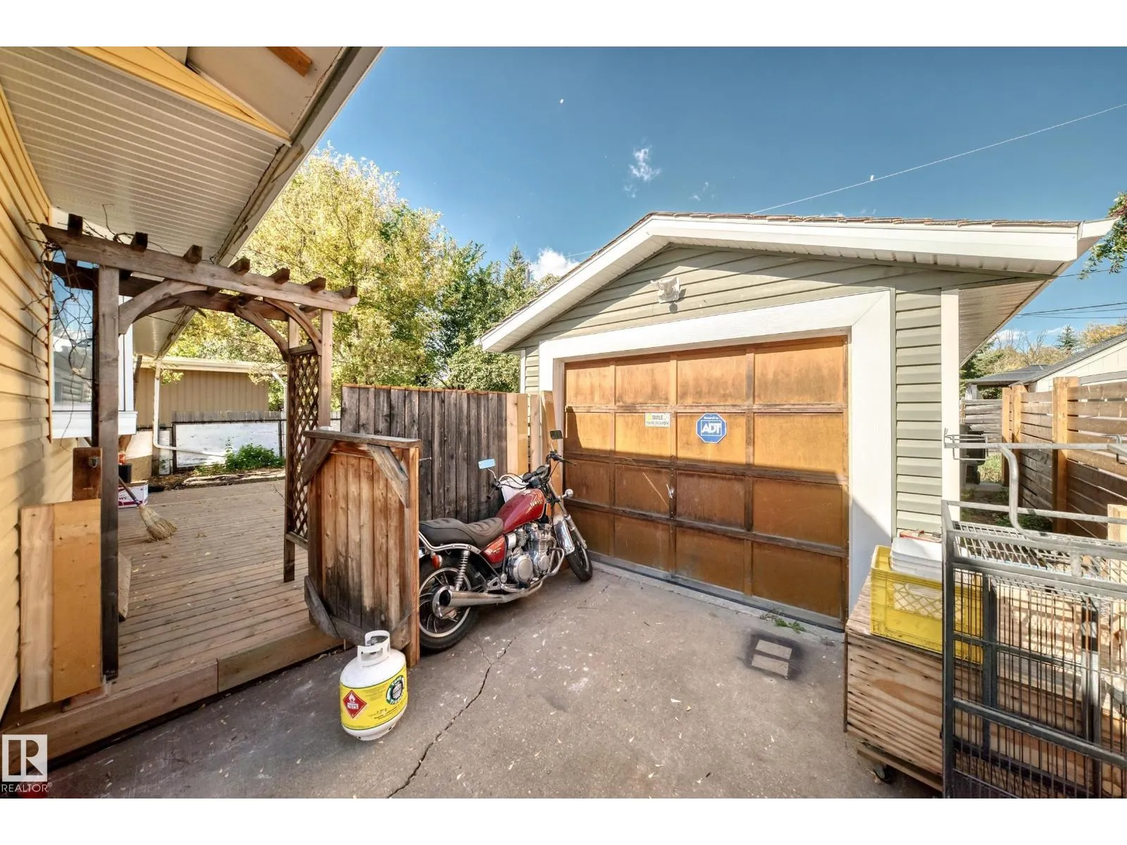 15906 92A AV NW