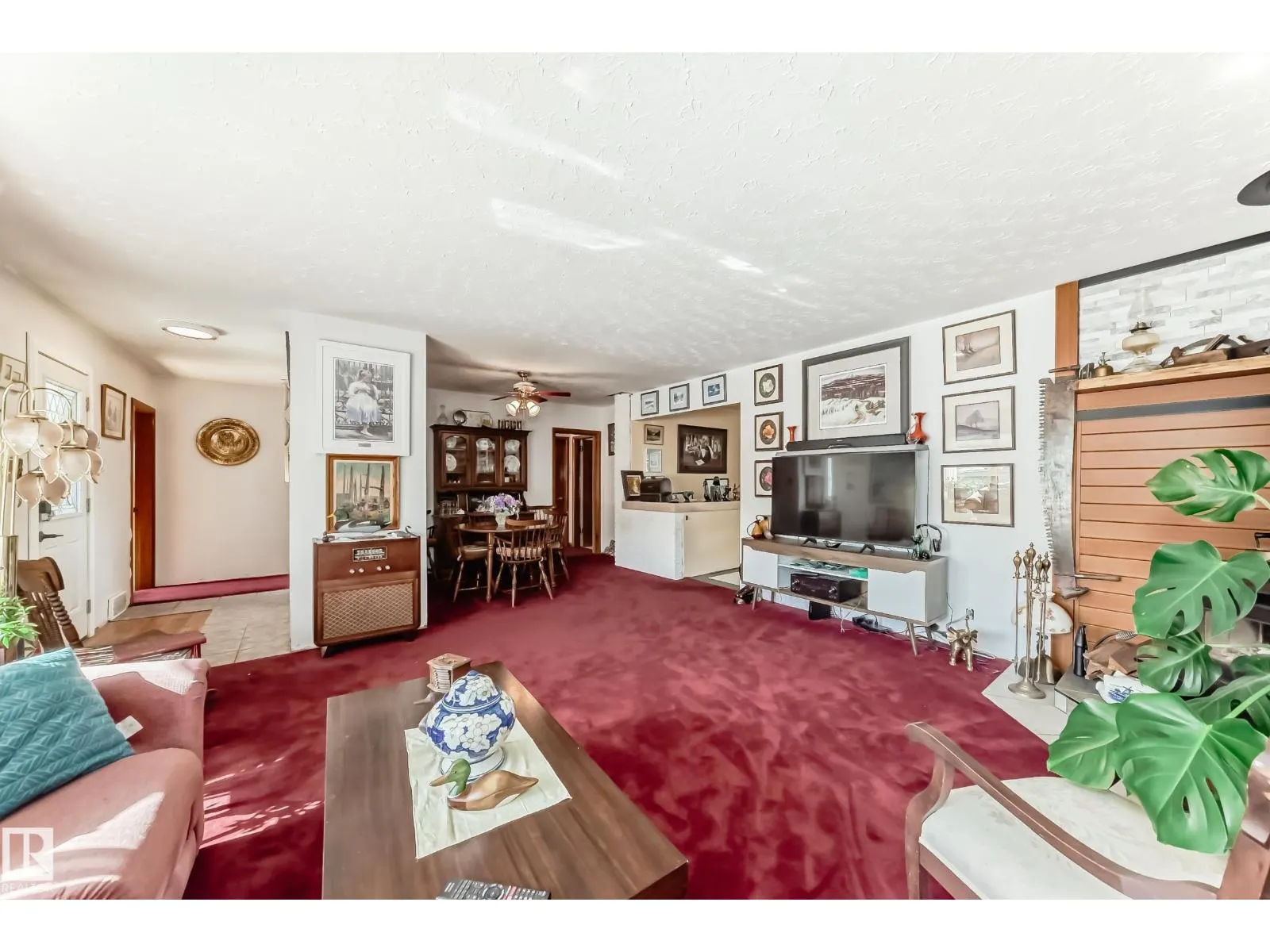 15906 92A AV NW