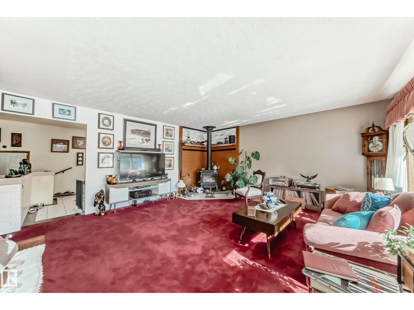 15906 92A AV NW