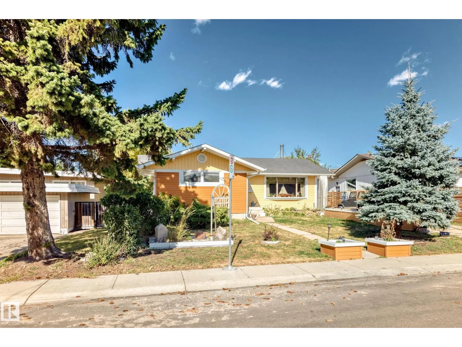 15906 92A AV NW