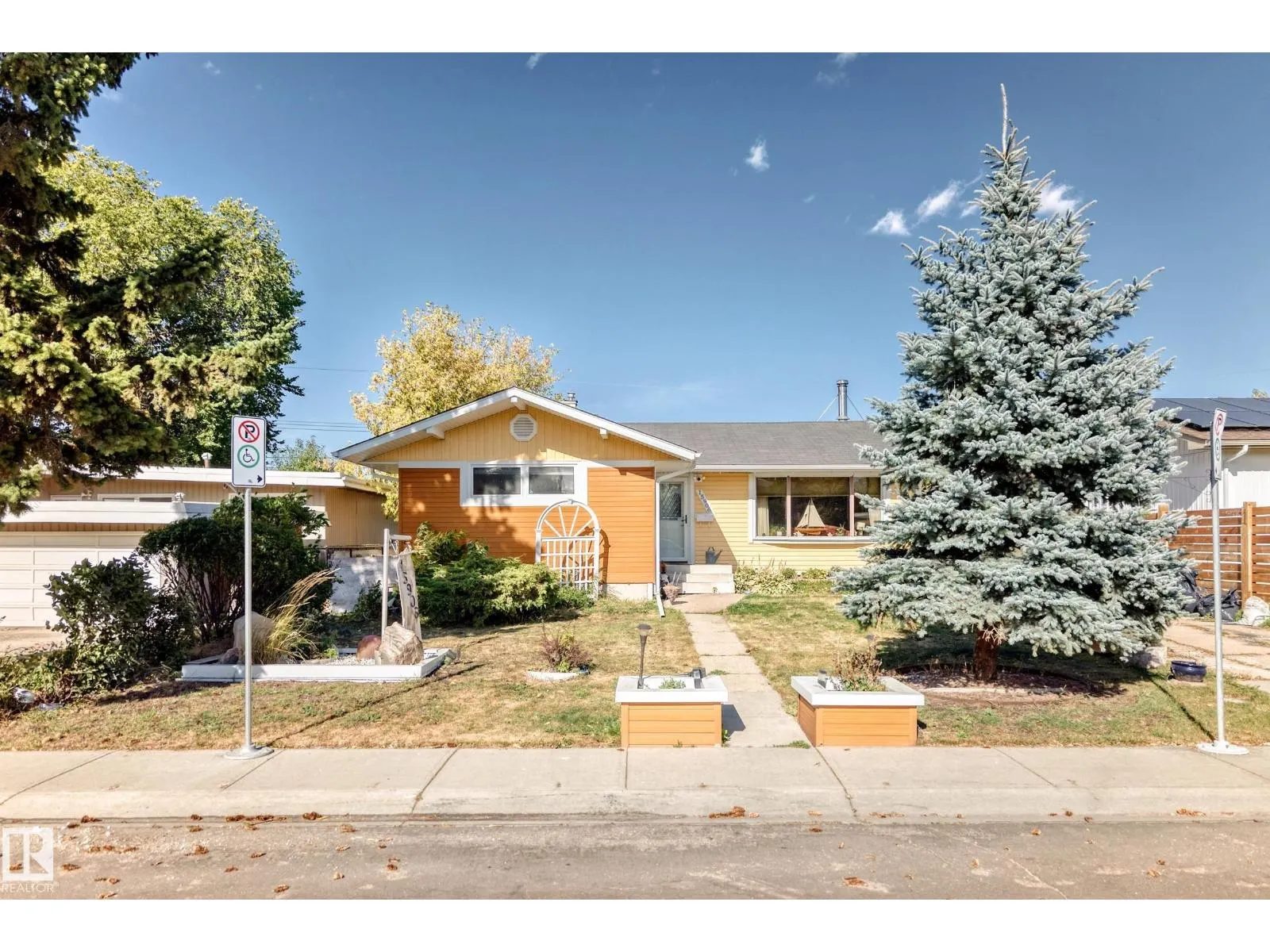 15906 92A AV NW
