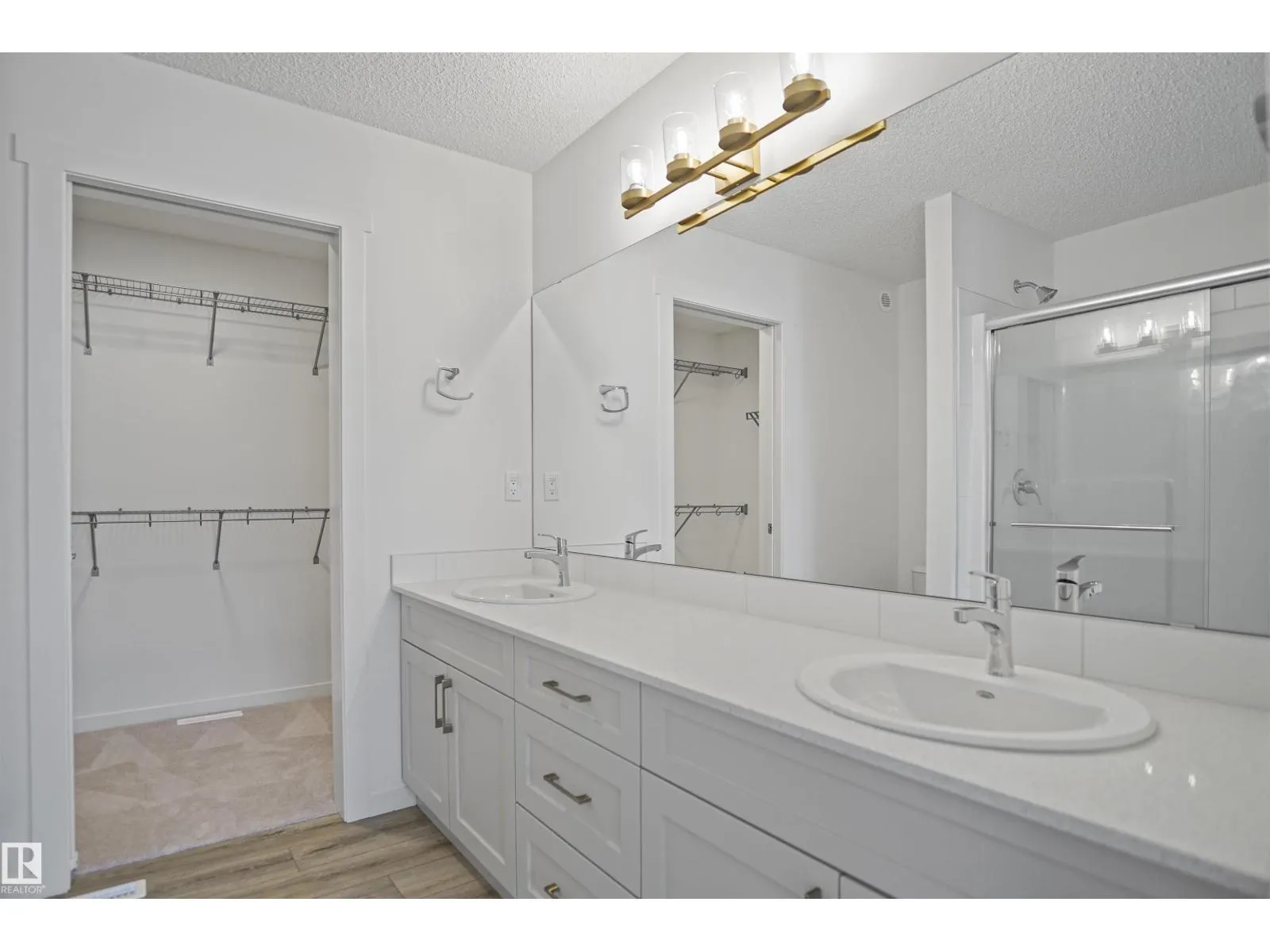 #17 19904 31 AV NW