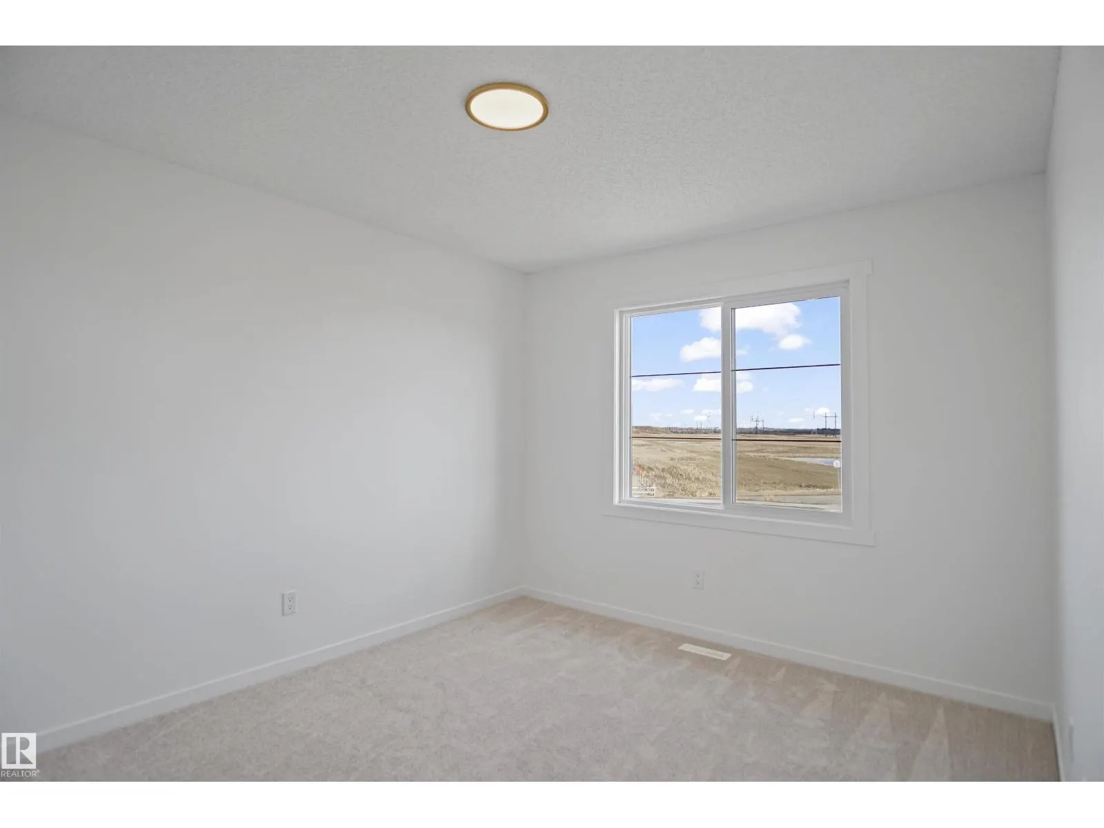 #17 19904 31 AV NW