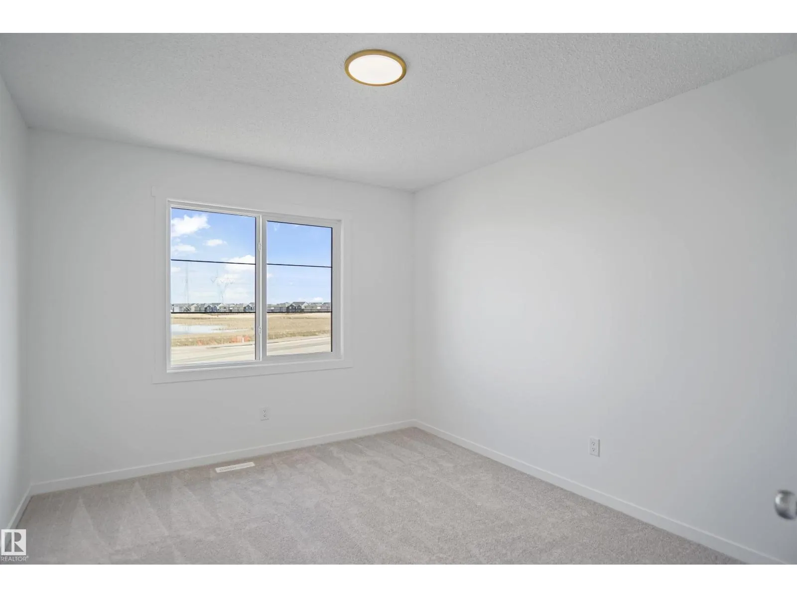 #17 19904 31 AV NW