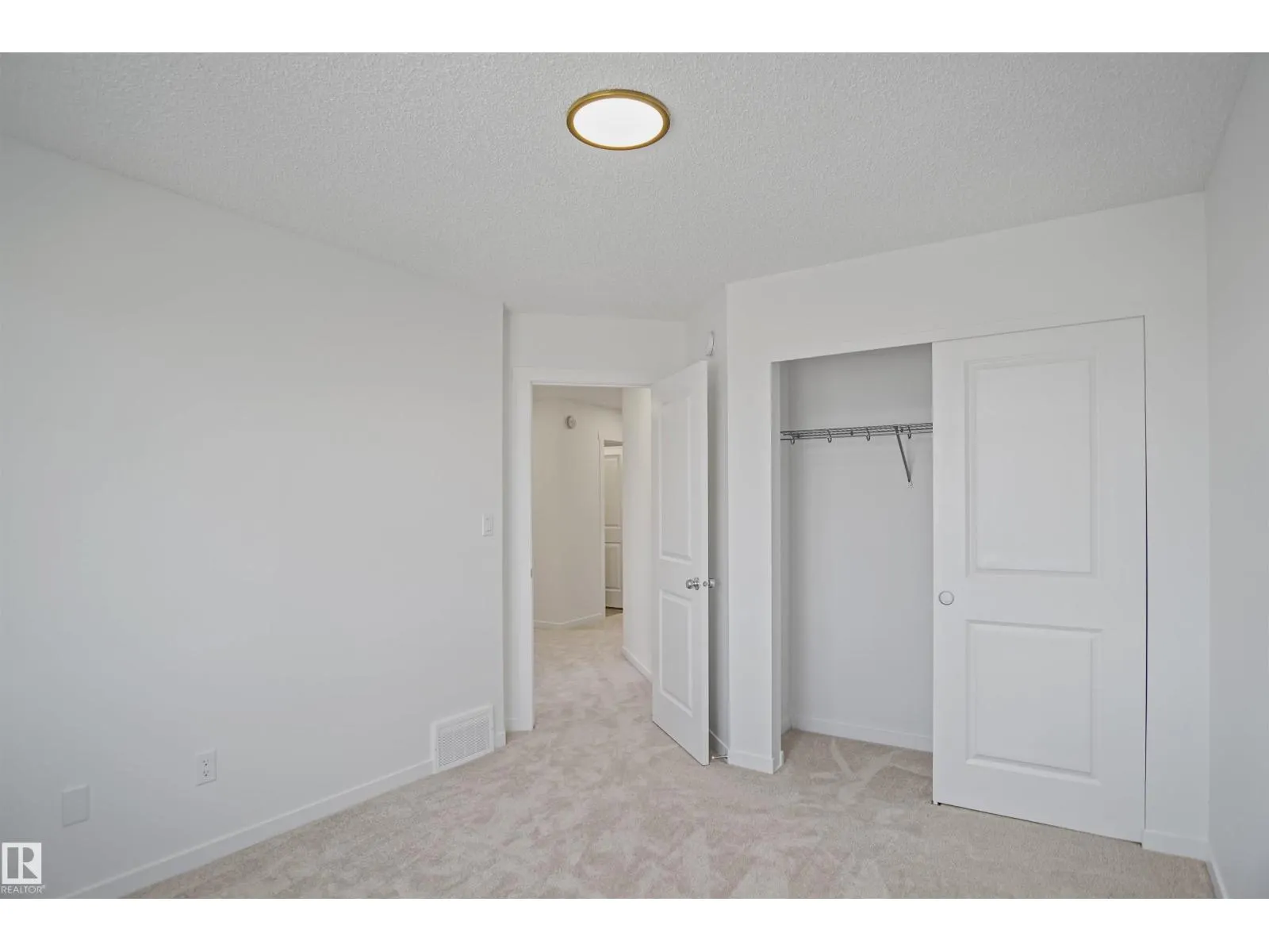 #17 19904 31 AV NW