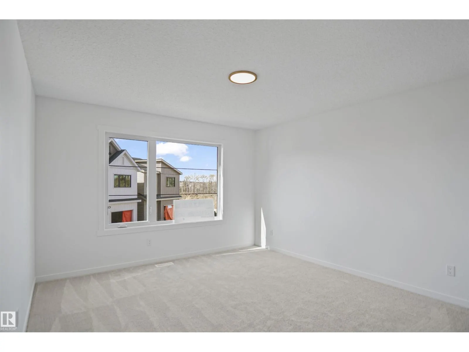 #17 19904 31 AV NW