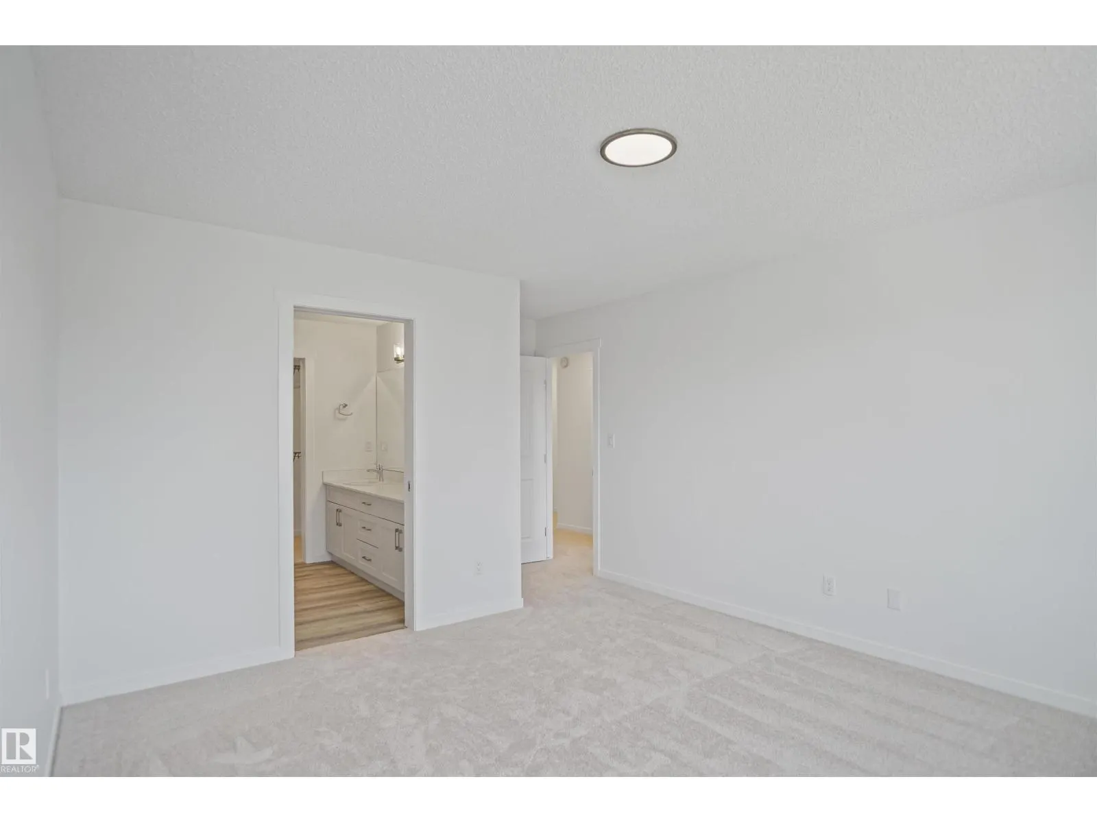 #17 19904 31 AV NW