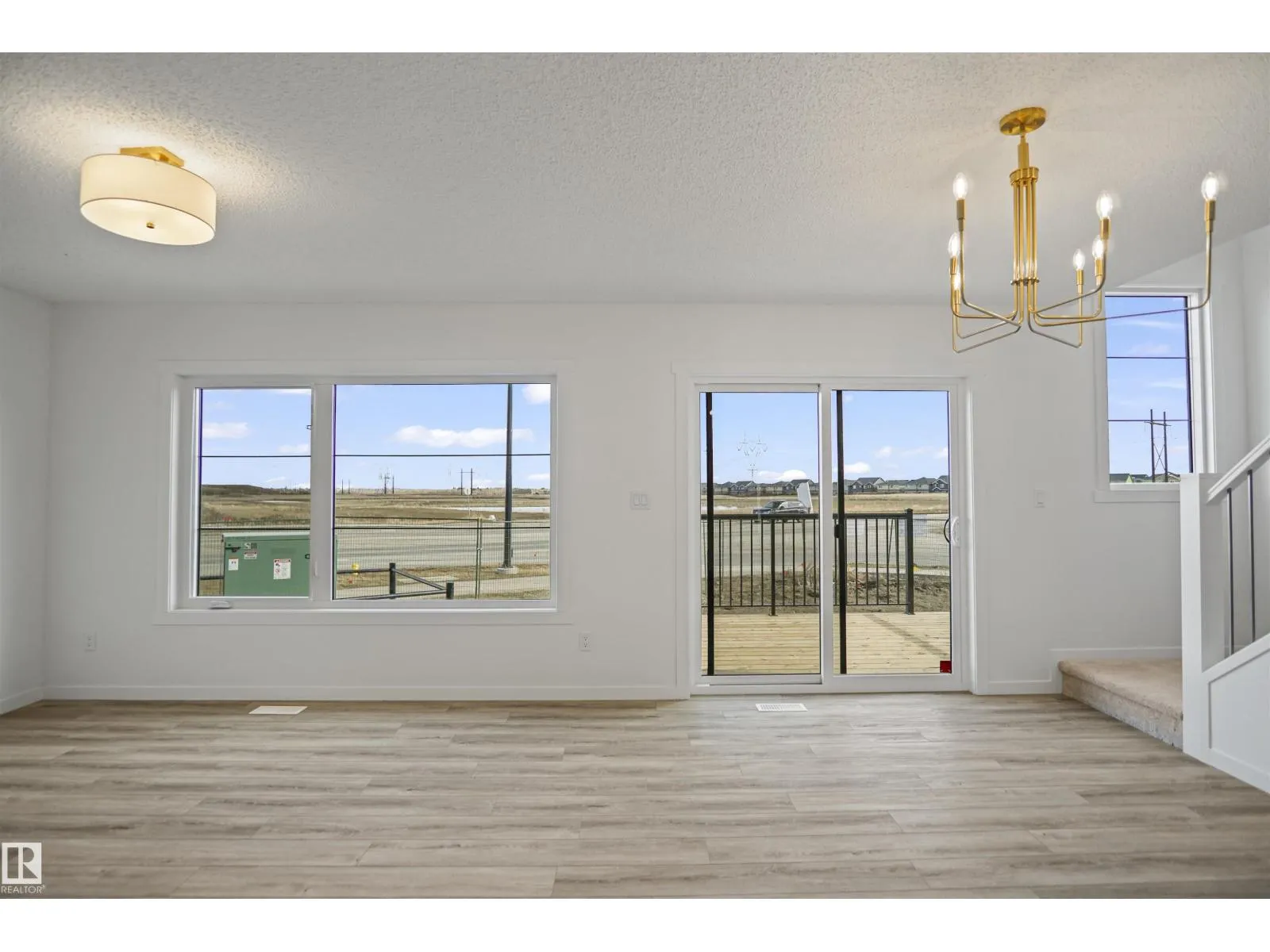 #17 19904 31 AV NW