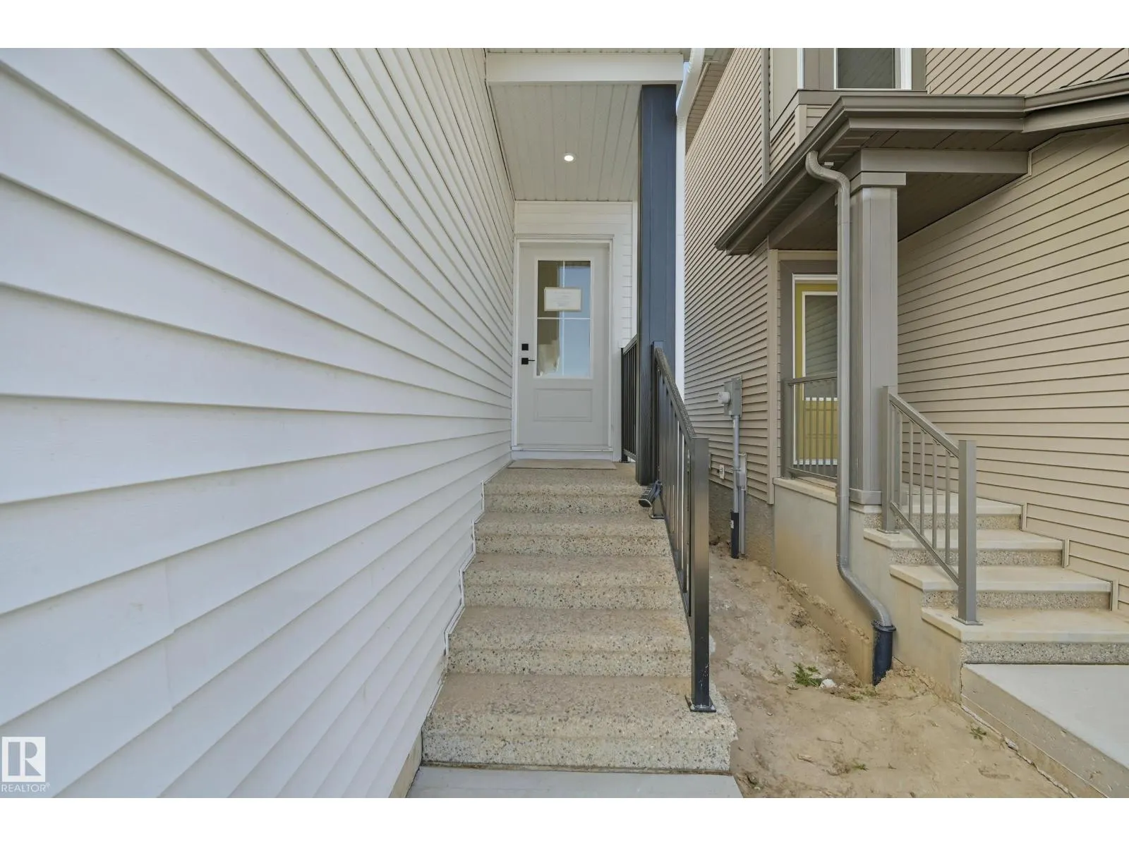 8909 223A ST NW