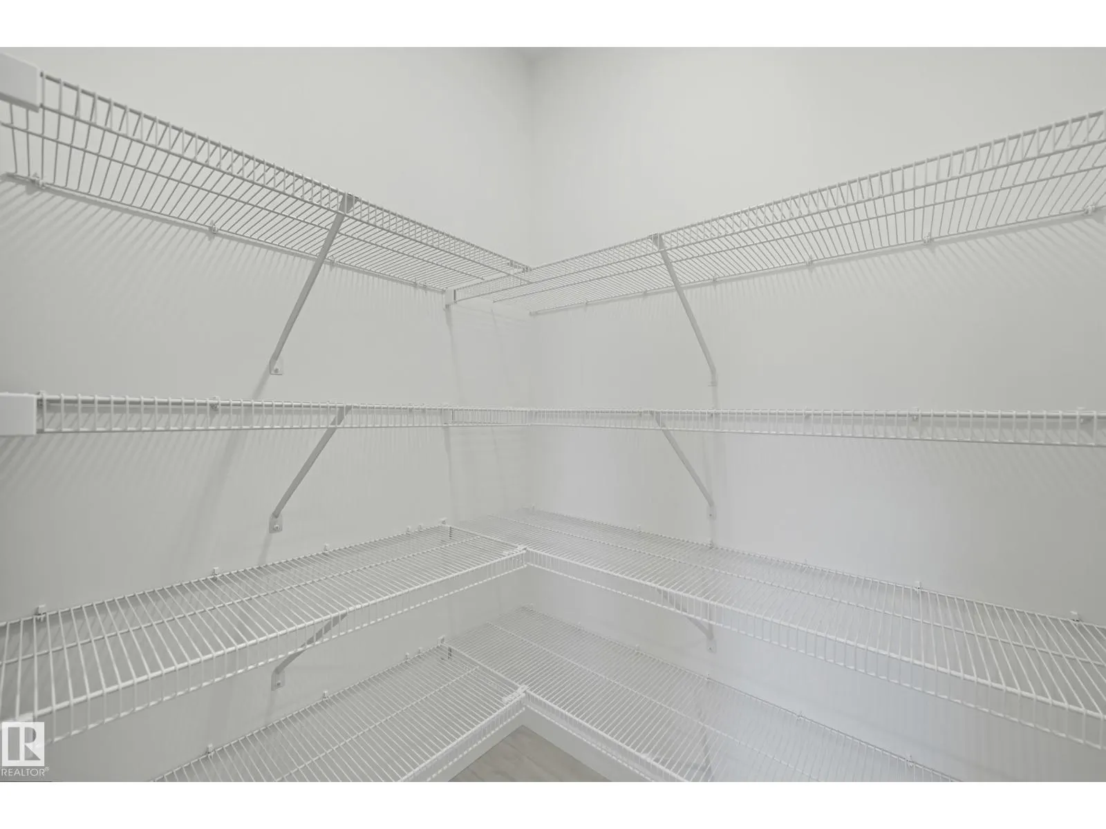 8909 223A ST NW