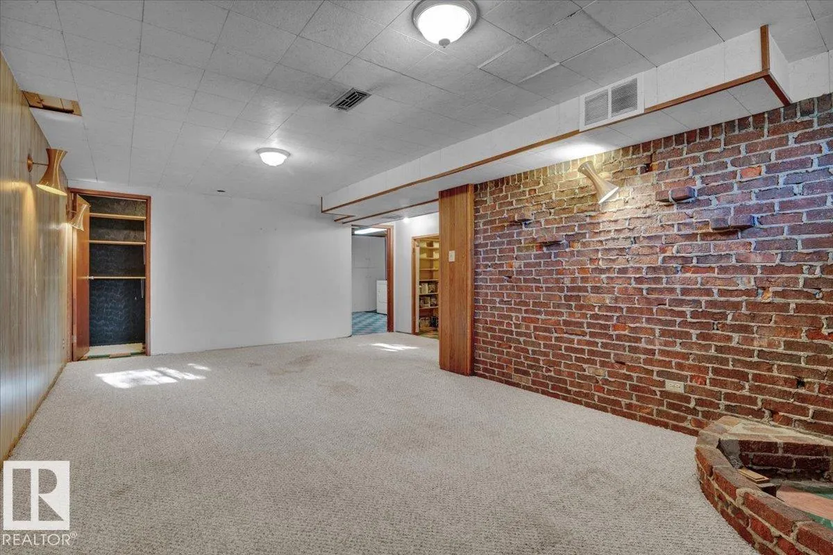 10403 62 ST NW