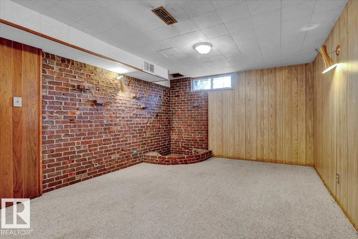 10403 62 ST NW