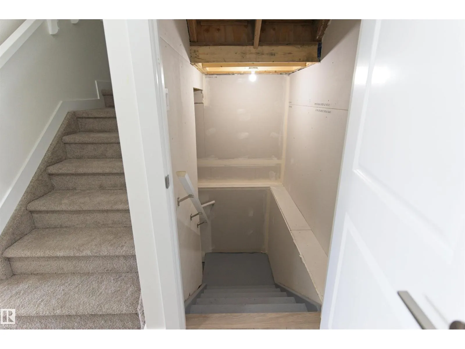 #21 2710 66 St SW SW