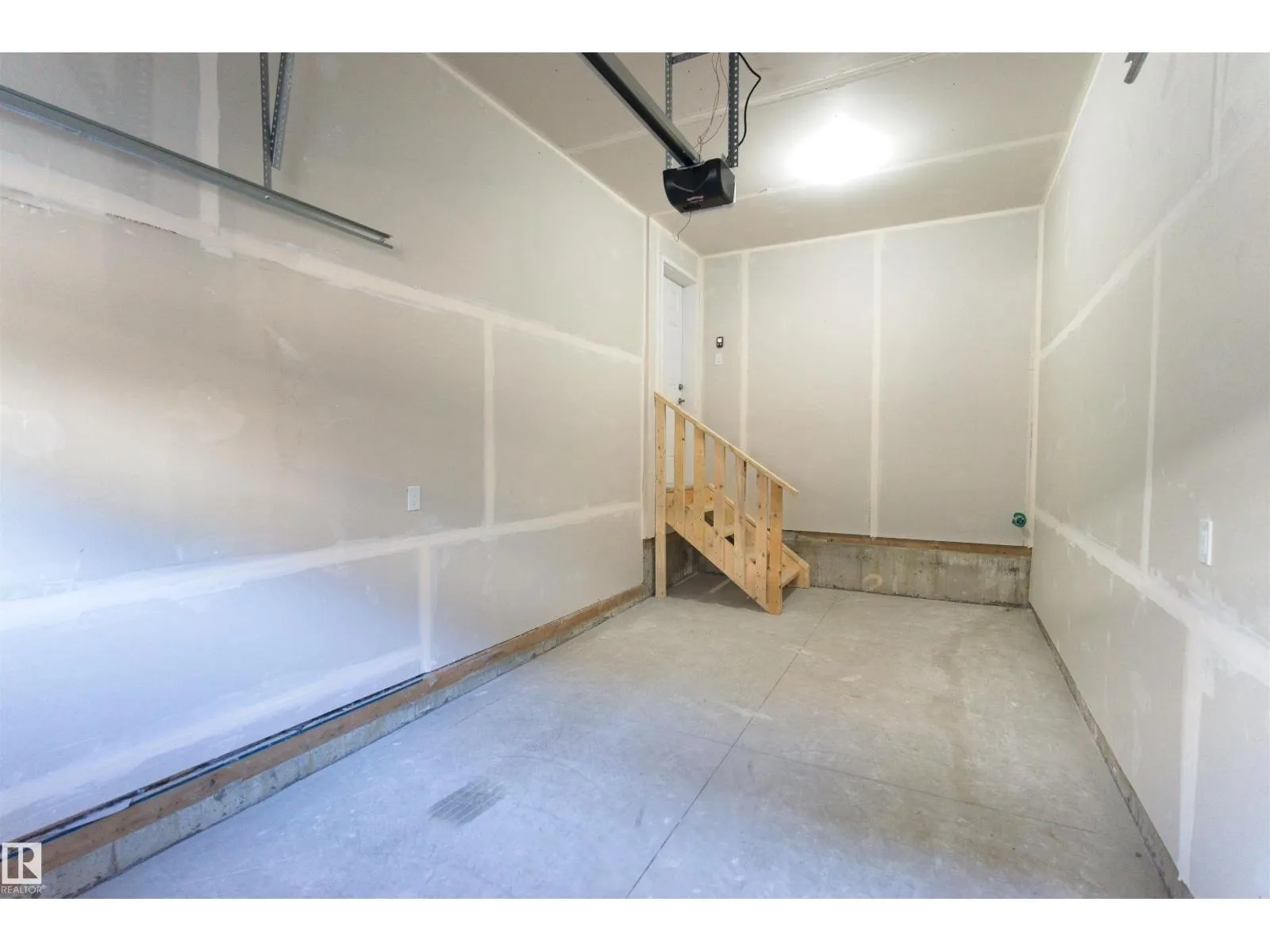 #21 2710 66 St SW SW