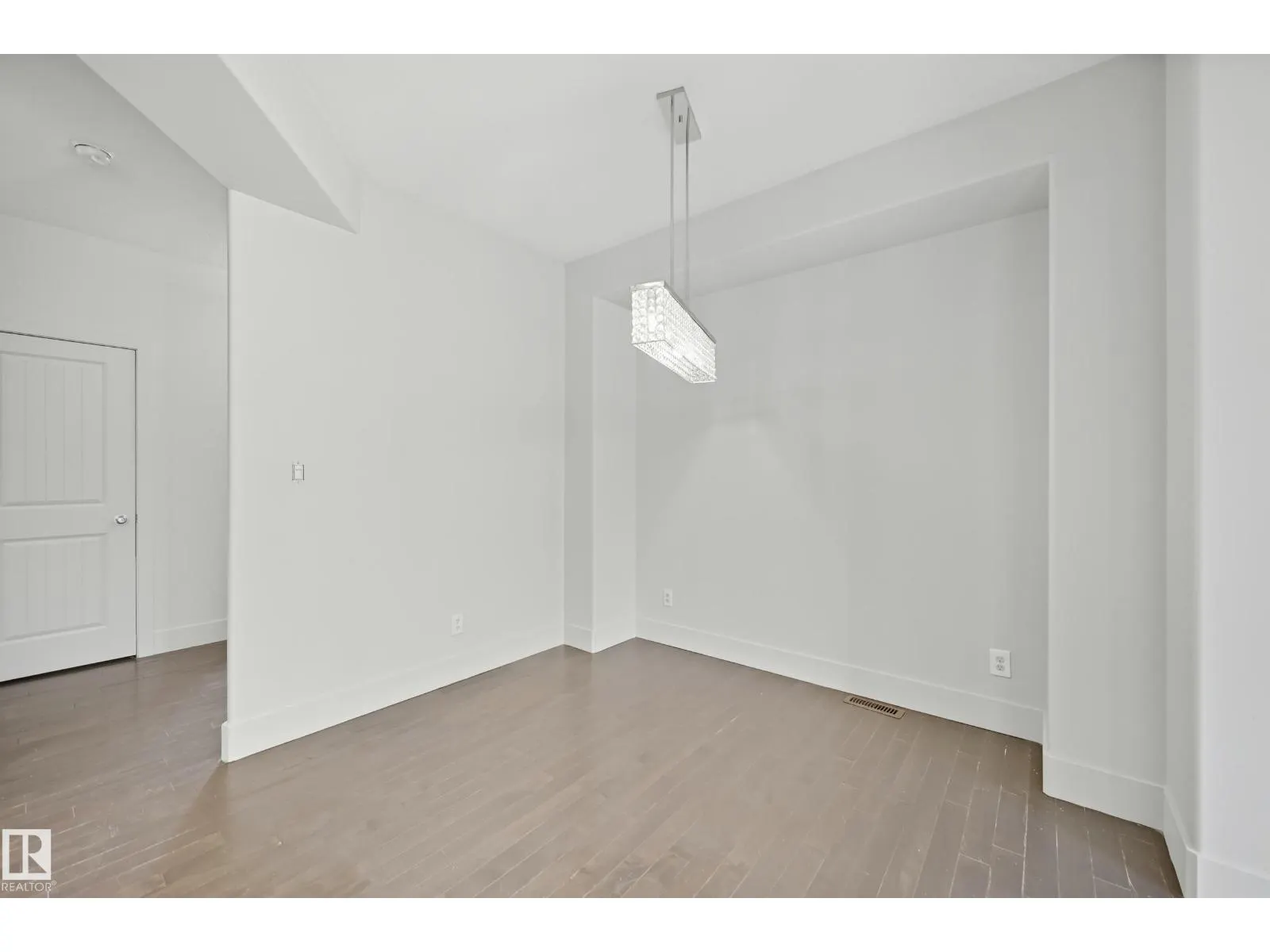 #29 1901 126 ST SW