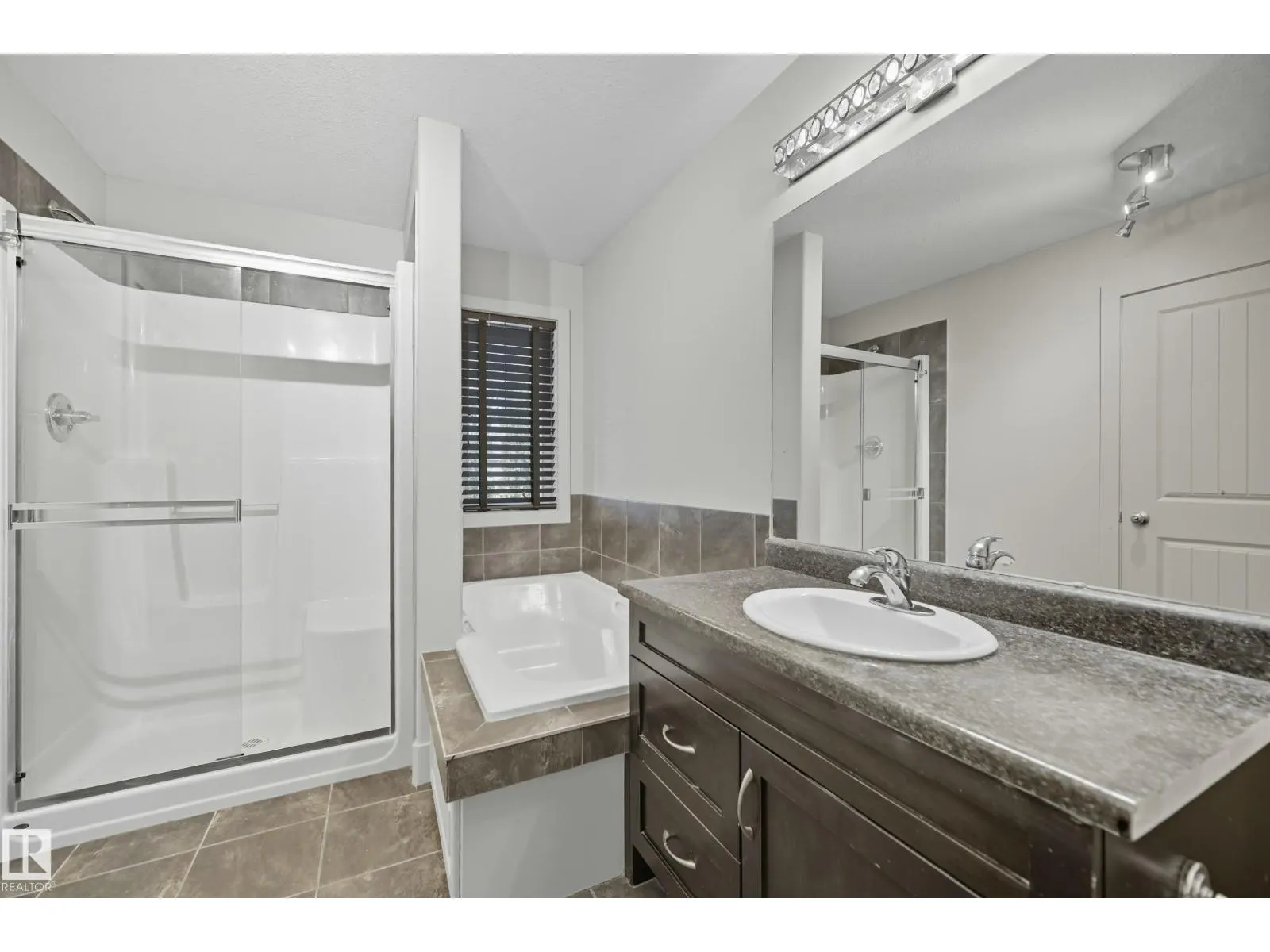 #29 1901 126 ST SW