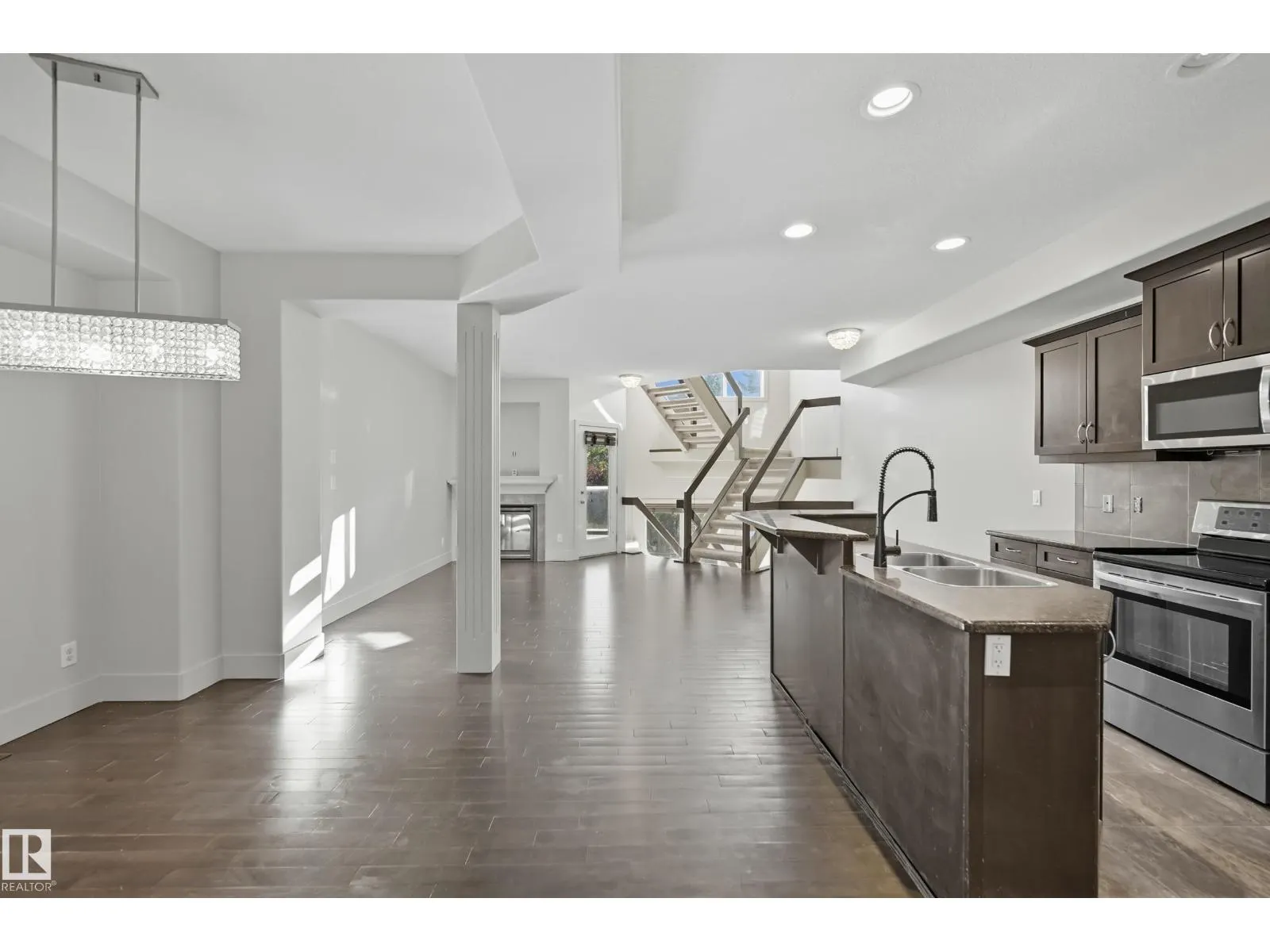 #29 1901 126 ST SW