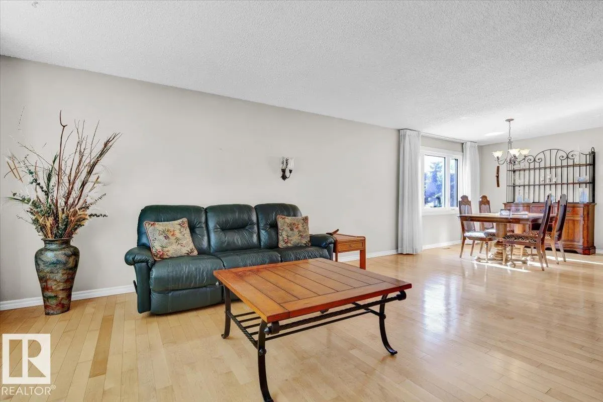 11914 40 ST NW