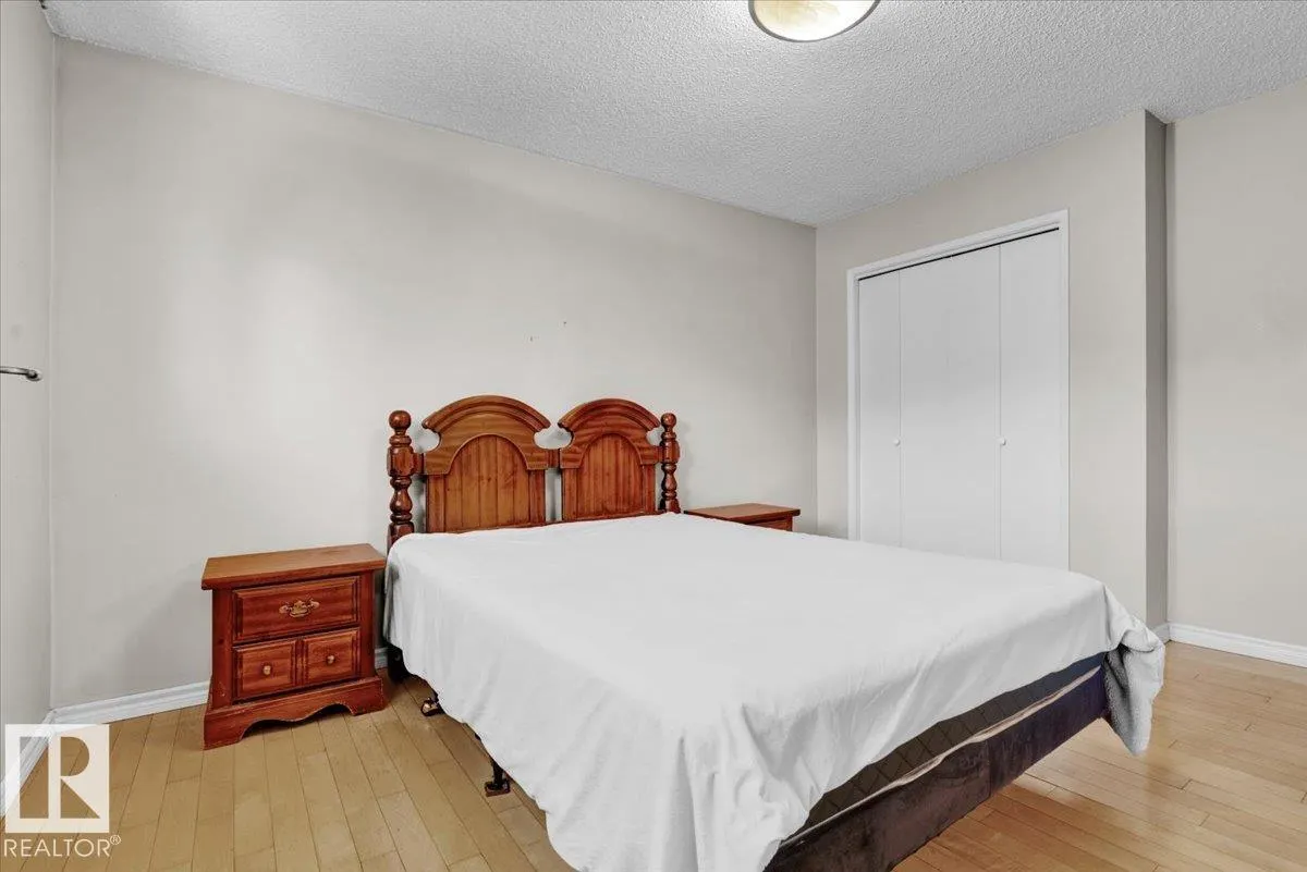 11914 40 ST NW