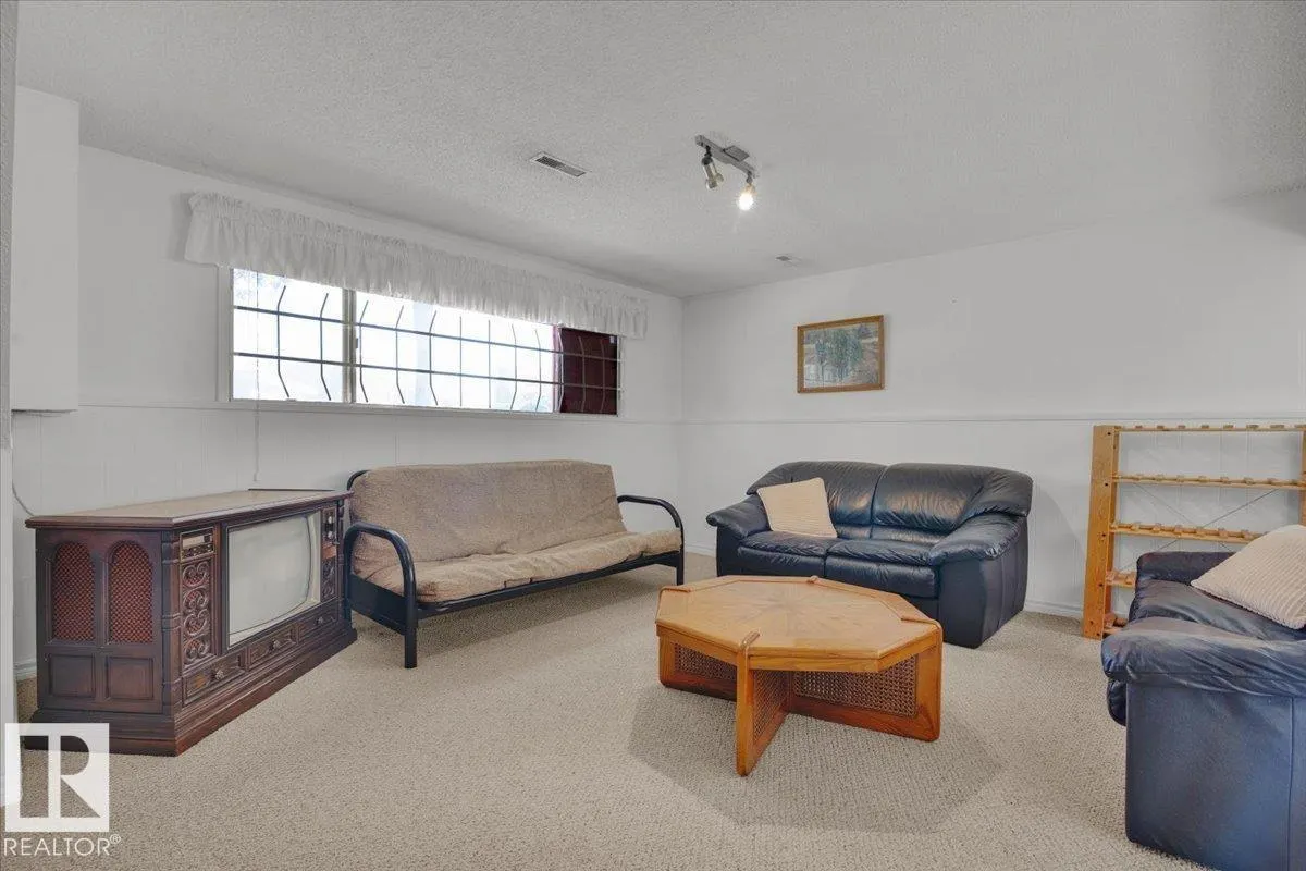 11914 40 ST NW