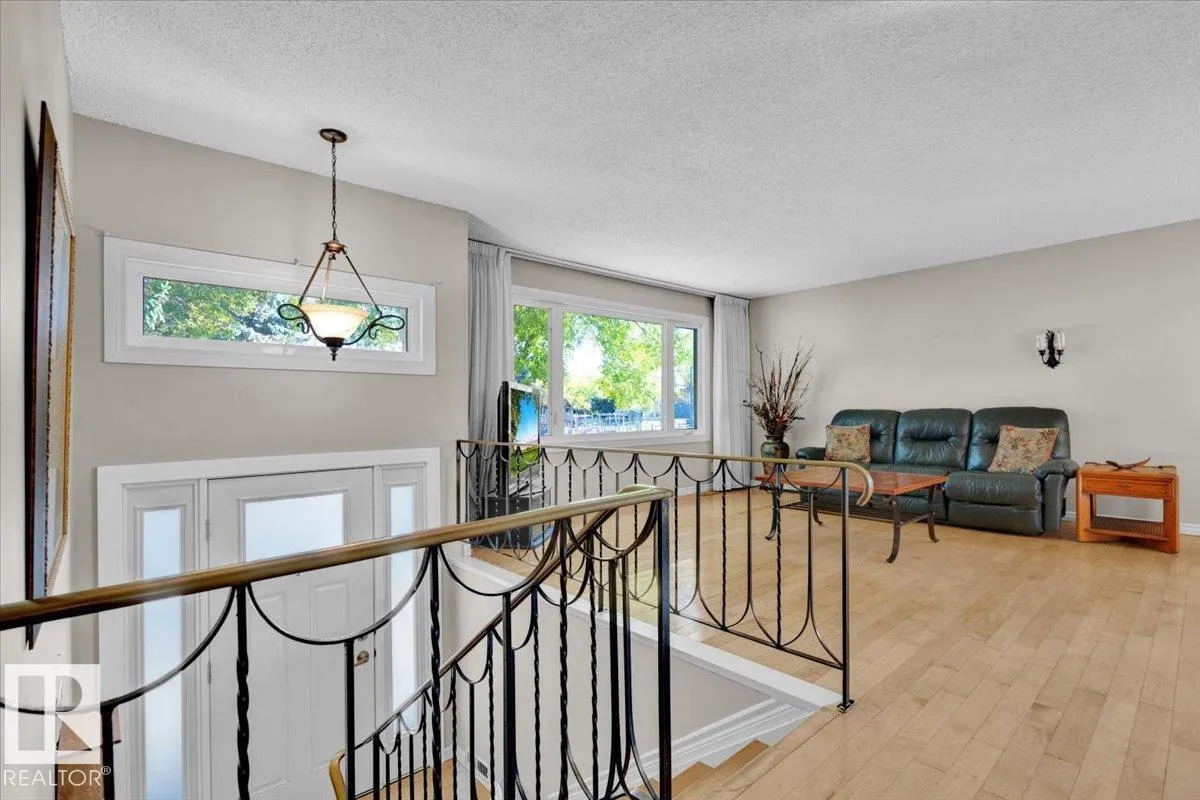 11914 40 ST NW