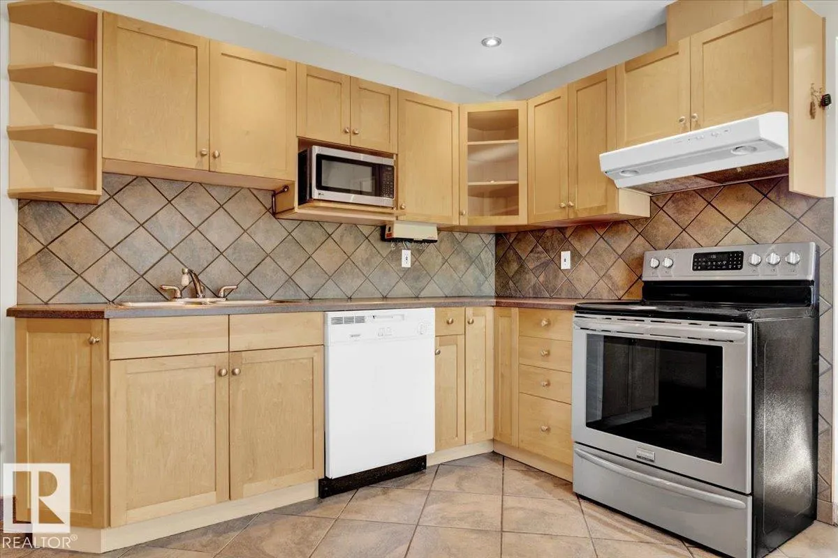 11914 40 ST NW