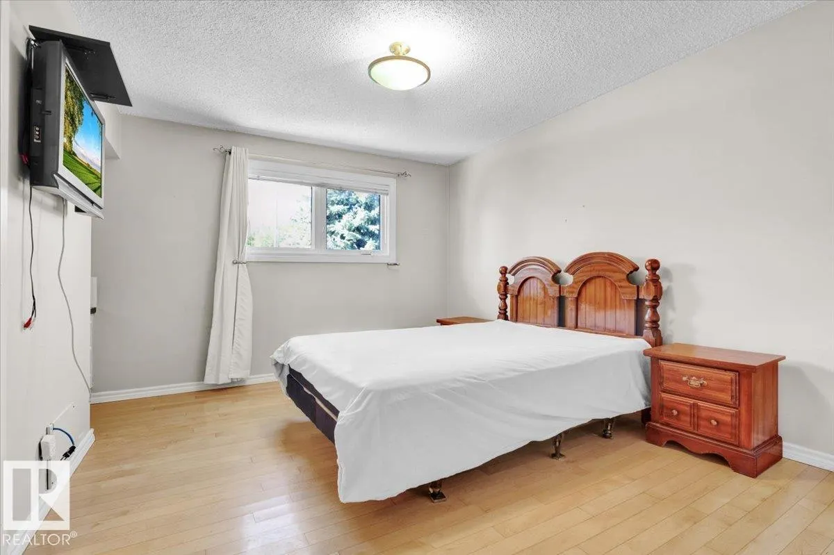 11914 40 ST NW