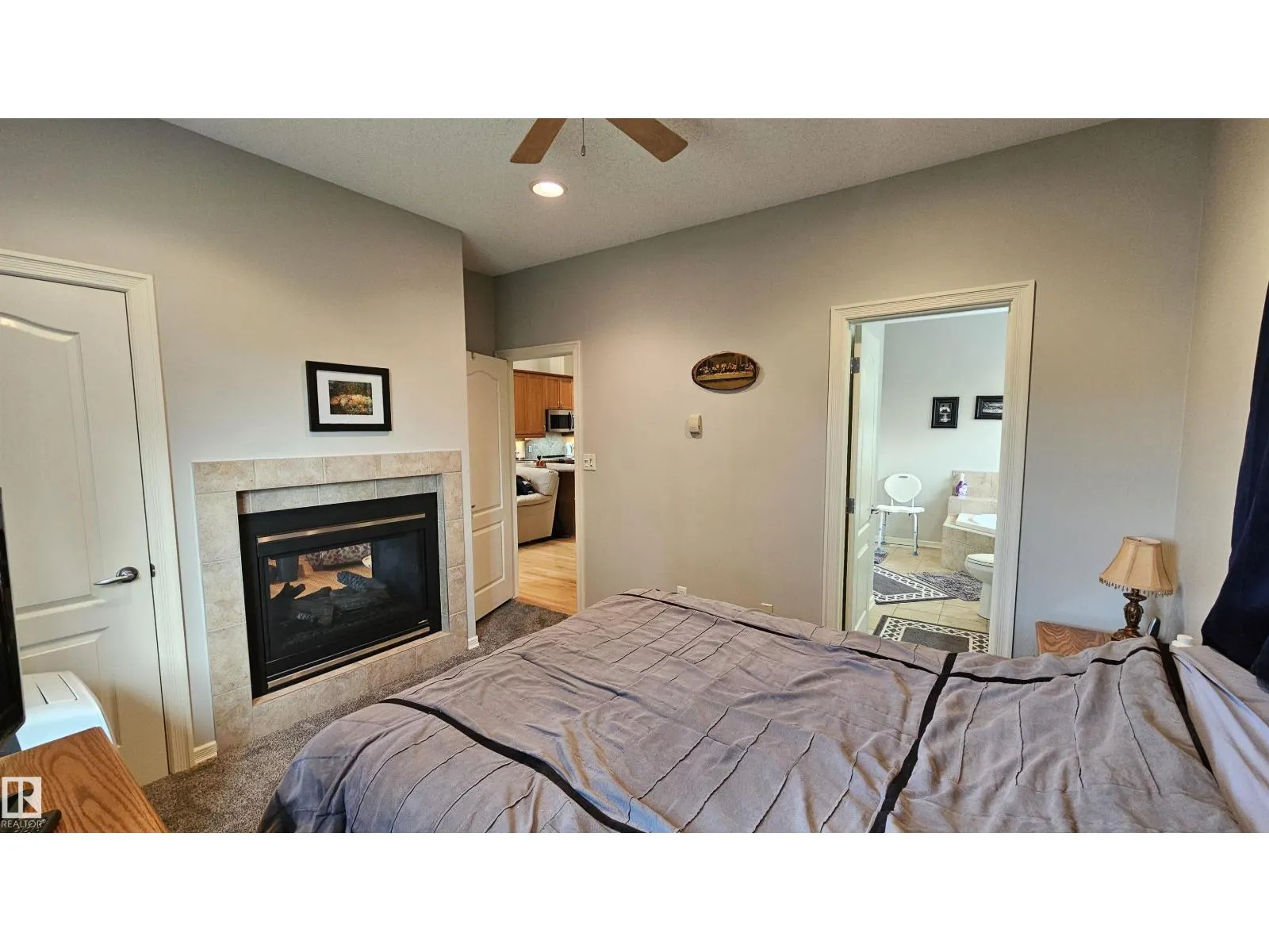 #36 3003 34 AV NW