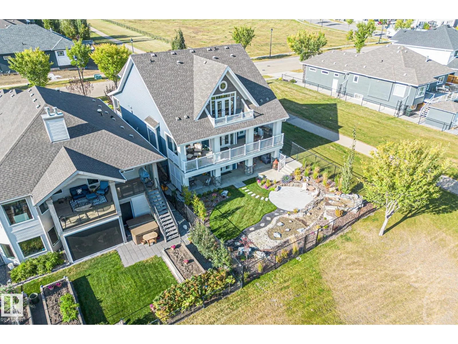 1020 GENESIS LAKE BV