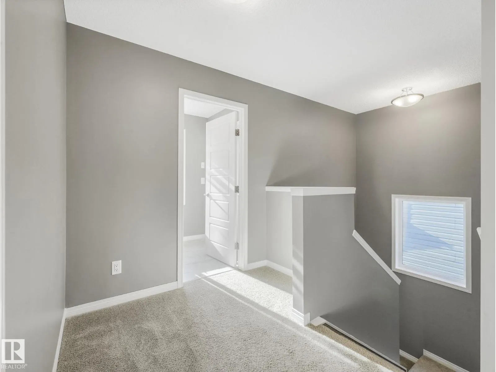 1631 203 ST NW